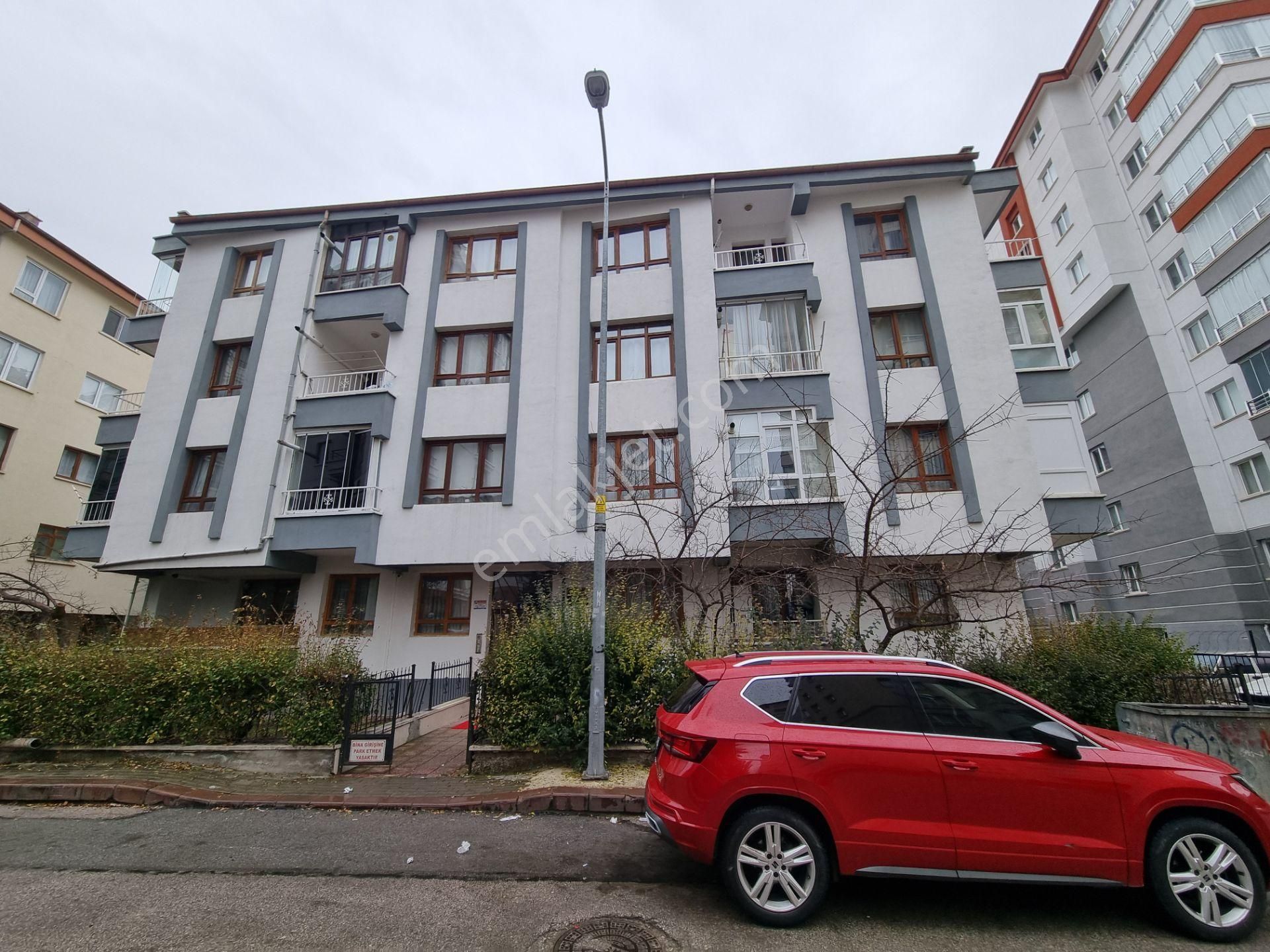 Yenimahalle Kaletepe Kiralık Daire Erol Kaya Caddesine Yakın 3+1 Katta Kombili Bağımsız 2balkonlu Isı Yalıtımlı