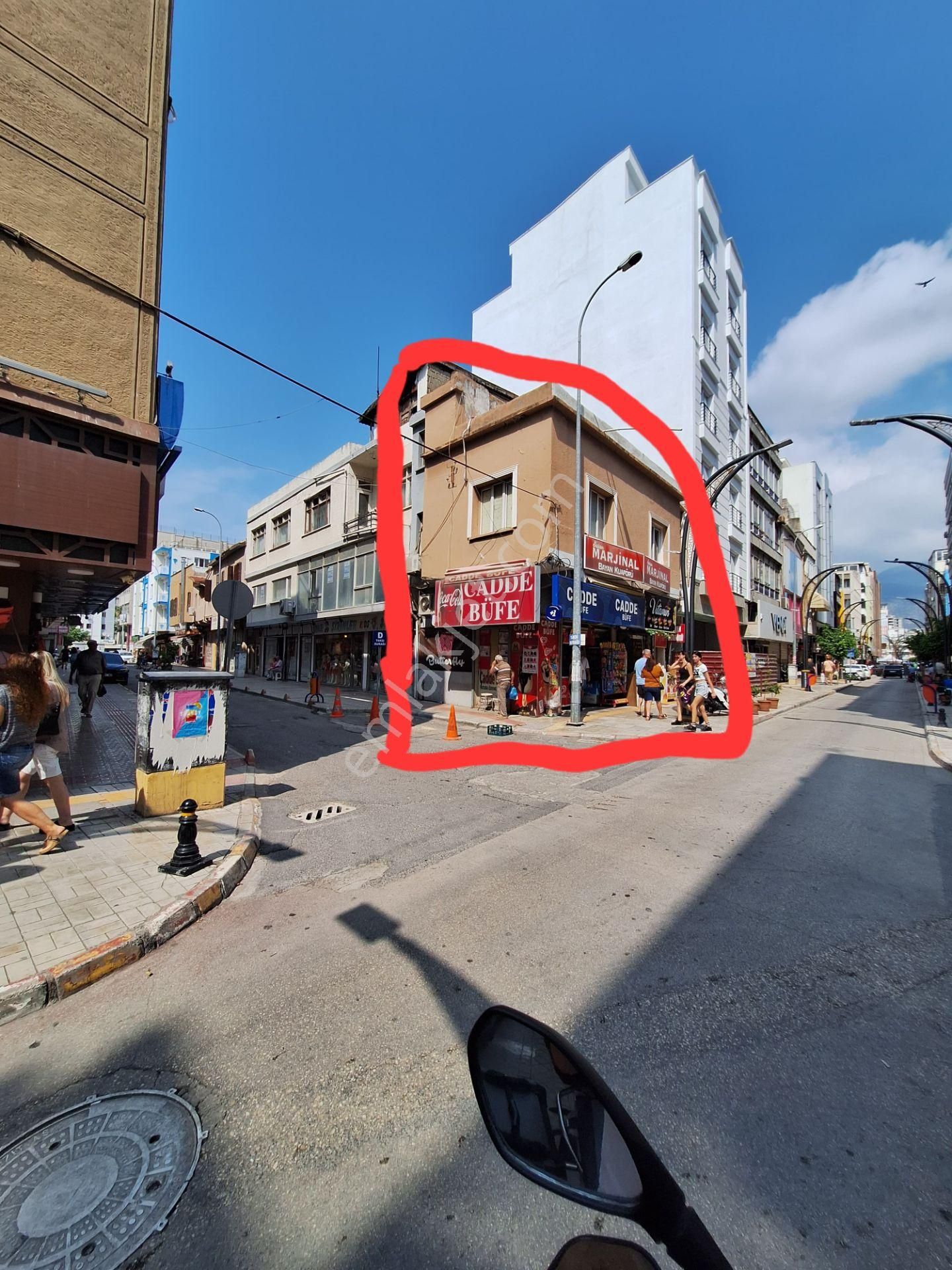 Doktorlar Caddesinde Satılık Köşe Başı Bina - Görsel 2