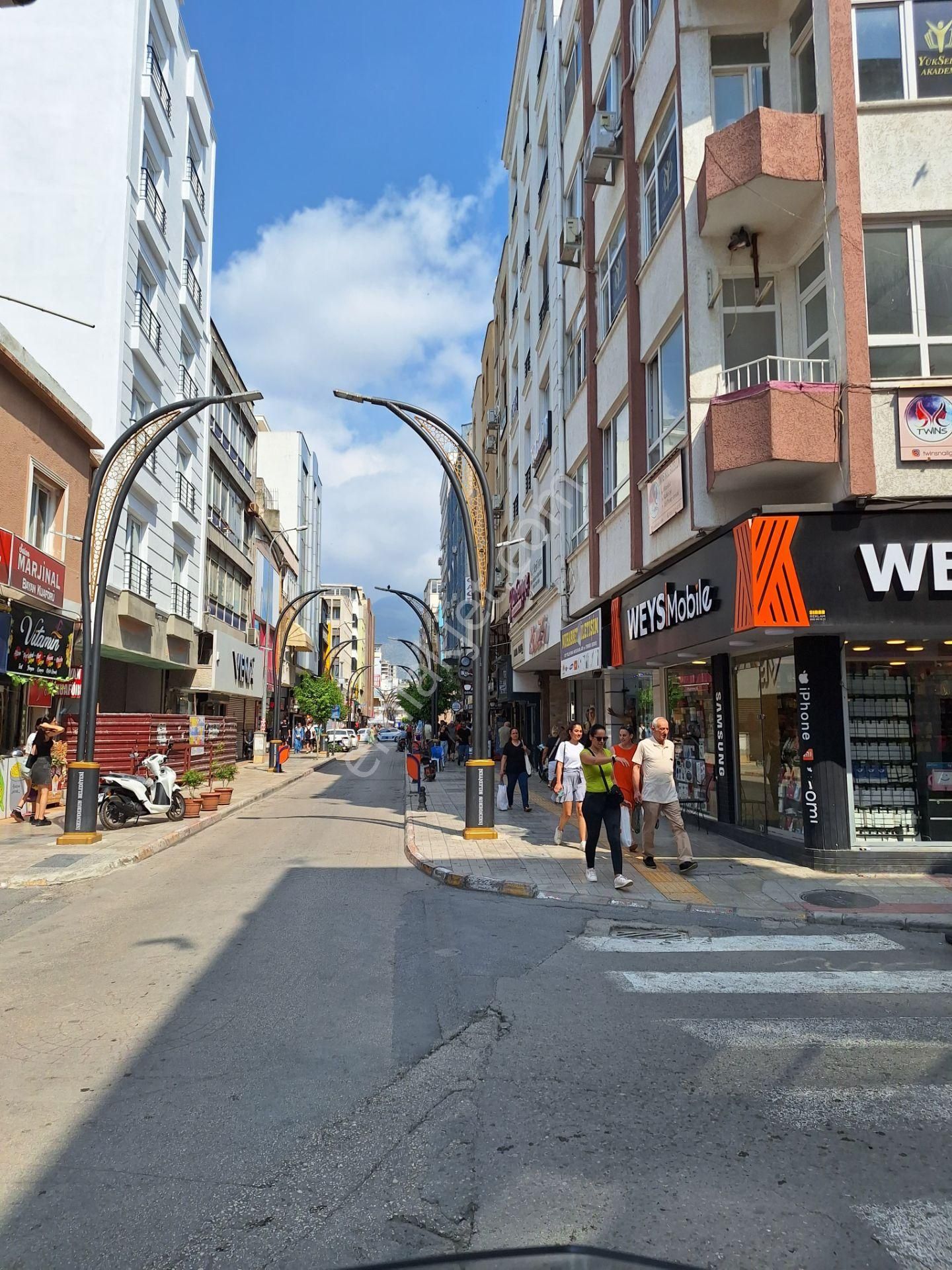 Doktorlar Caddesinde Satılık Köşe Başı Bina - Görsel 3