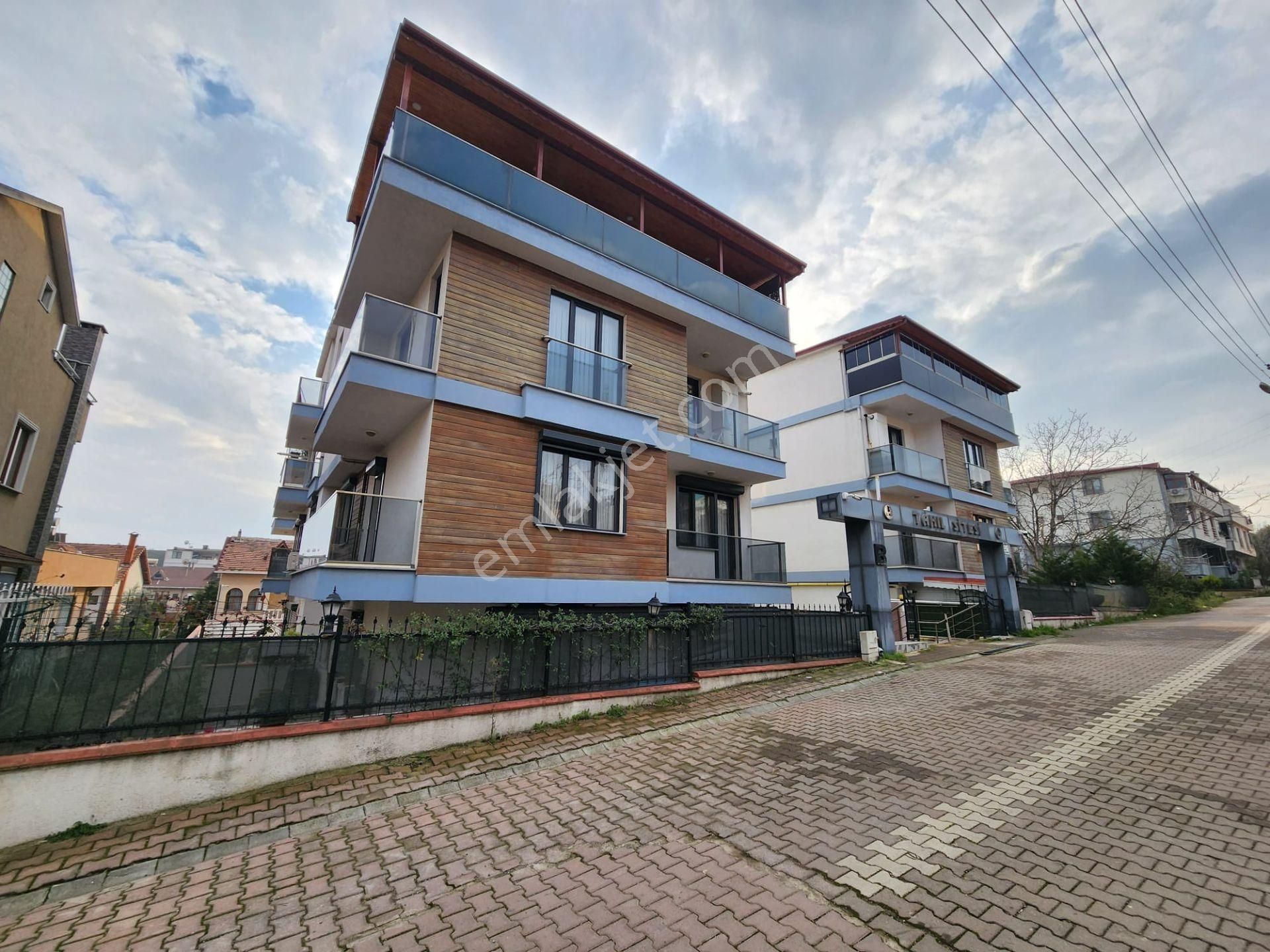 Darıca Cami Satılık Daire Cami Mh. Tağıl Sit. 4+1, 180m2, 60m2 Teras Alanlı Bahçe Dubleks