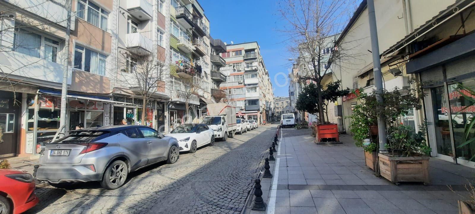 Ecem Emlaktan Kocamustafapaşada 14 Yıllık Binads - Görsel 18