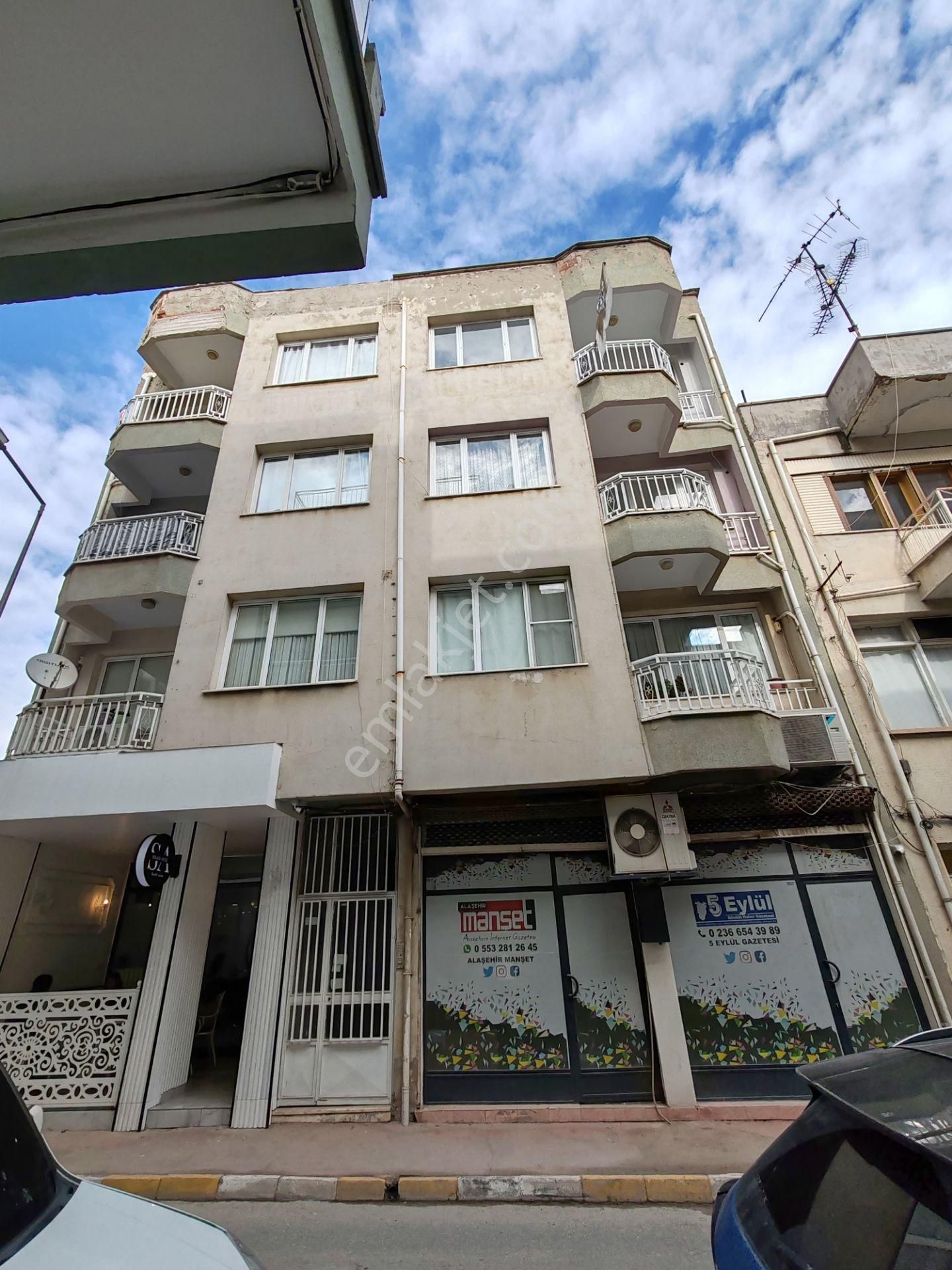 Alaşehir Yenice Satılık Daire 🏠lidya Gayrimenkul' Den Yenice Mahallesinde 145 M2, 3+1, Kapalı Mutfak 3. Kat, Satılık Daire 🏠