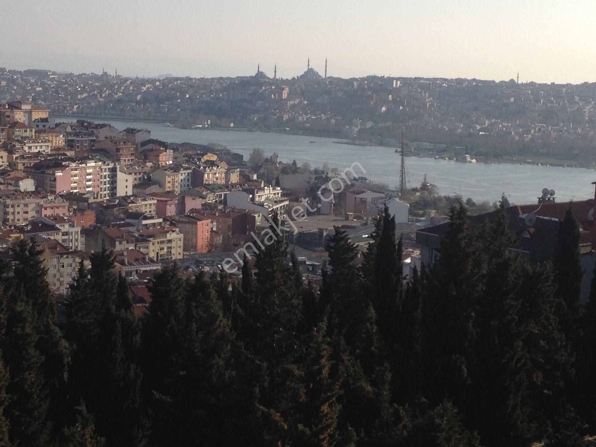 Beyoğlu Halıcıoğlu Kiralık Daire Metrobüse 5 Dakika Yürüme Mesafesinde..eşyalı..deniz Manzaralı