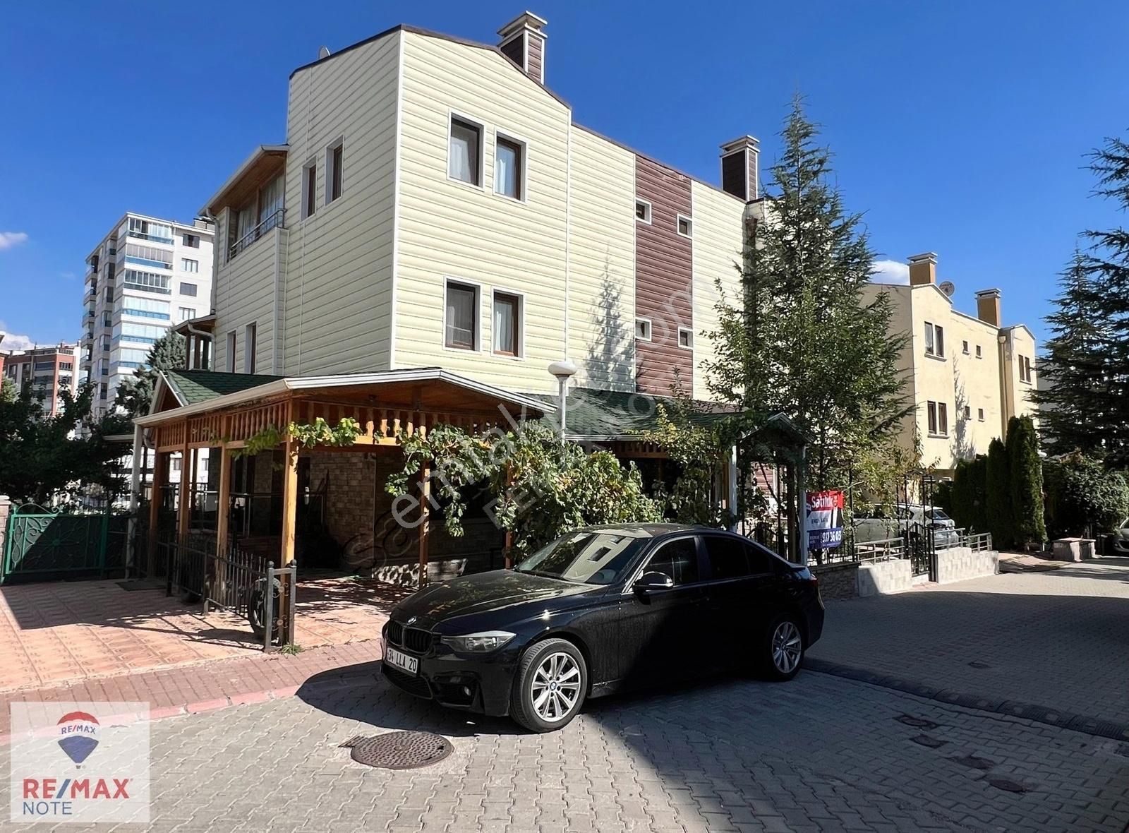 Yenimahalle Ata Satılık Villa Ata Mahallesi Yaylakent Sitesinde 5+2 Satılık Villa