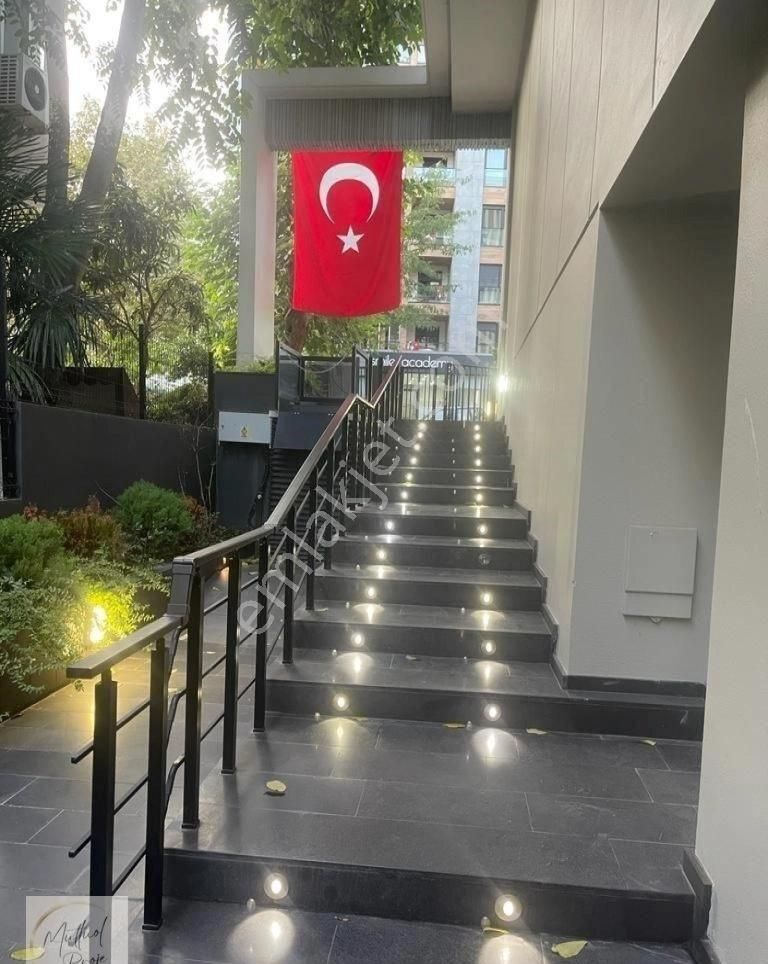 Kadıköy Göztepe Satılık Daire Mutluol Proje'den Caddebostan'da Caddeye Yakın Eby Banyolu 108 Net 3+1 Daire