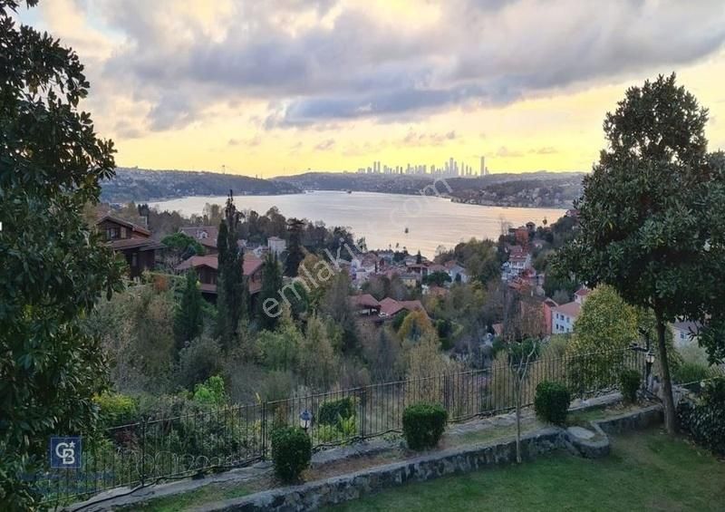 Beykoz Merkez Satılık Villa Beykoz'da Boğaz Manzaralı Site İçinde Satılık Villa