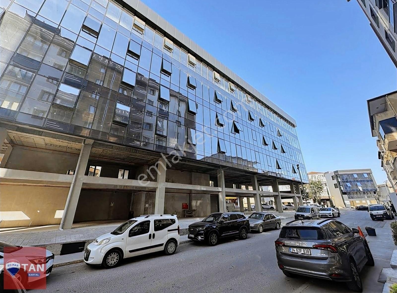 İstanbul Pendik Kiralık Plaza Katı Bölgenin Kalbinde Bir Çok Sektöre Uygun 600 M² Plaza Katı