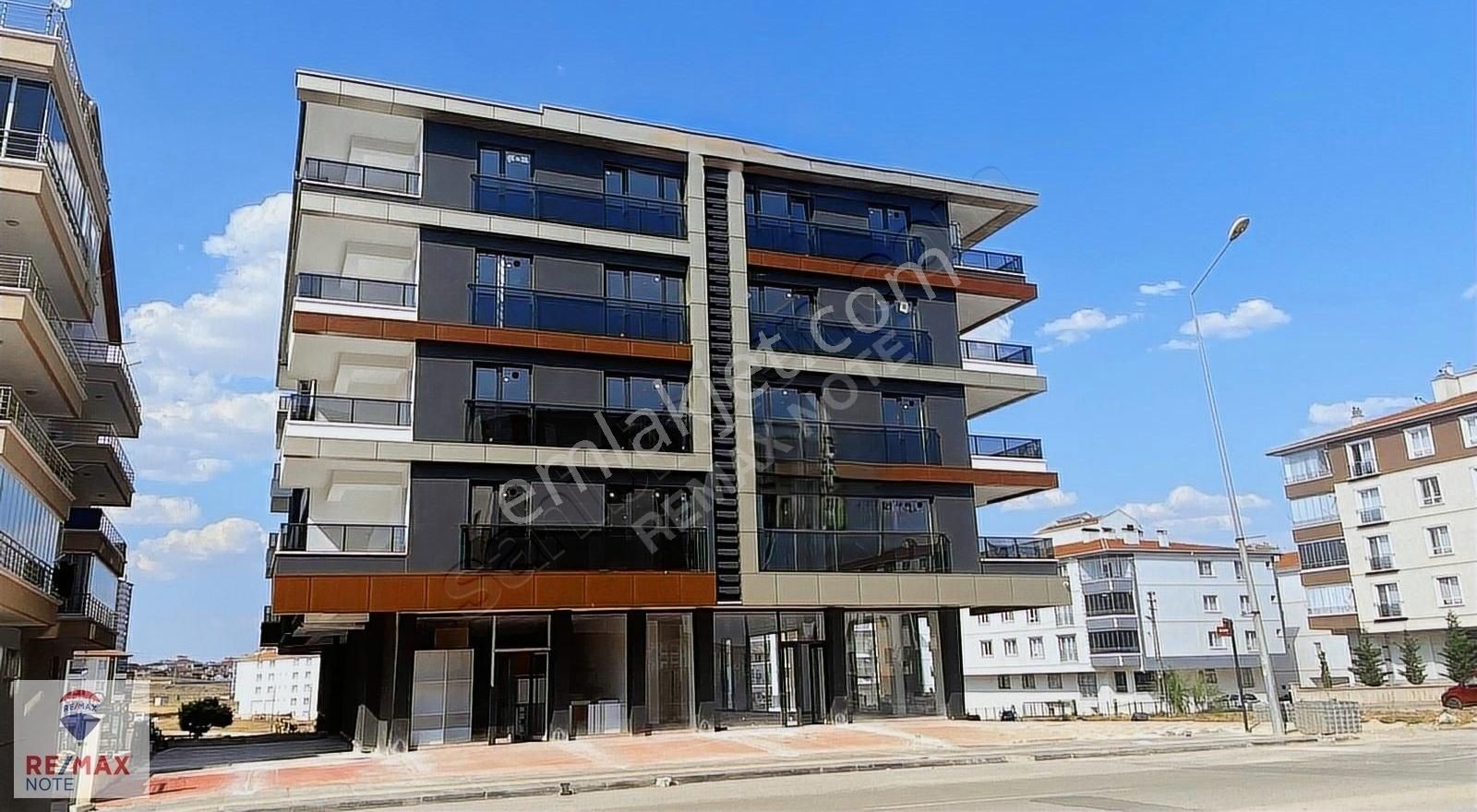 Yenikent Bulvar Üzeri Sıfır Lüx Satılık 3+1 Daire