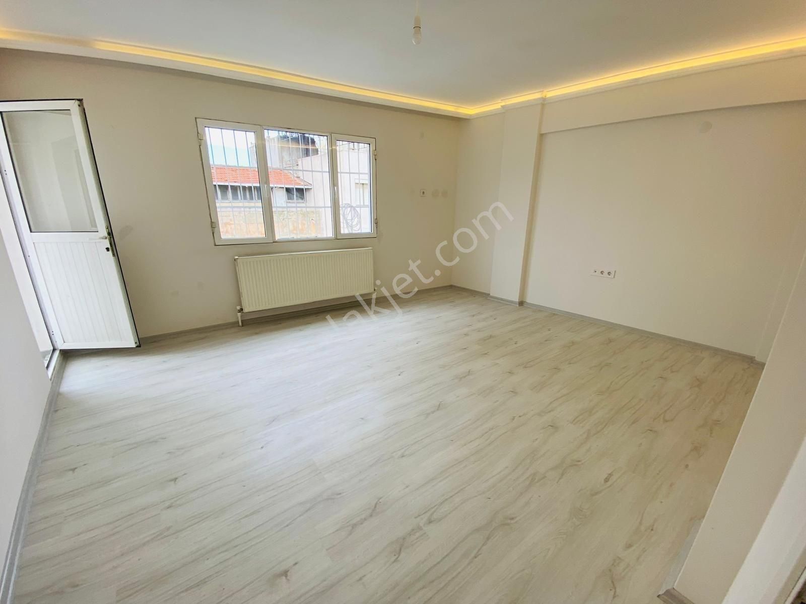 Konak Tınaztepe Satılık Daire Eşrefpaşa Cadde Üzeri 2+1 Satılık Daire