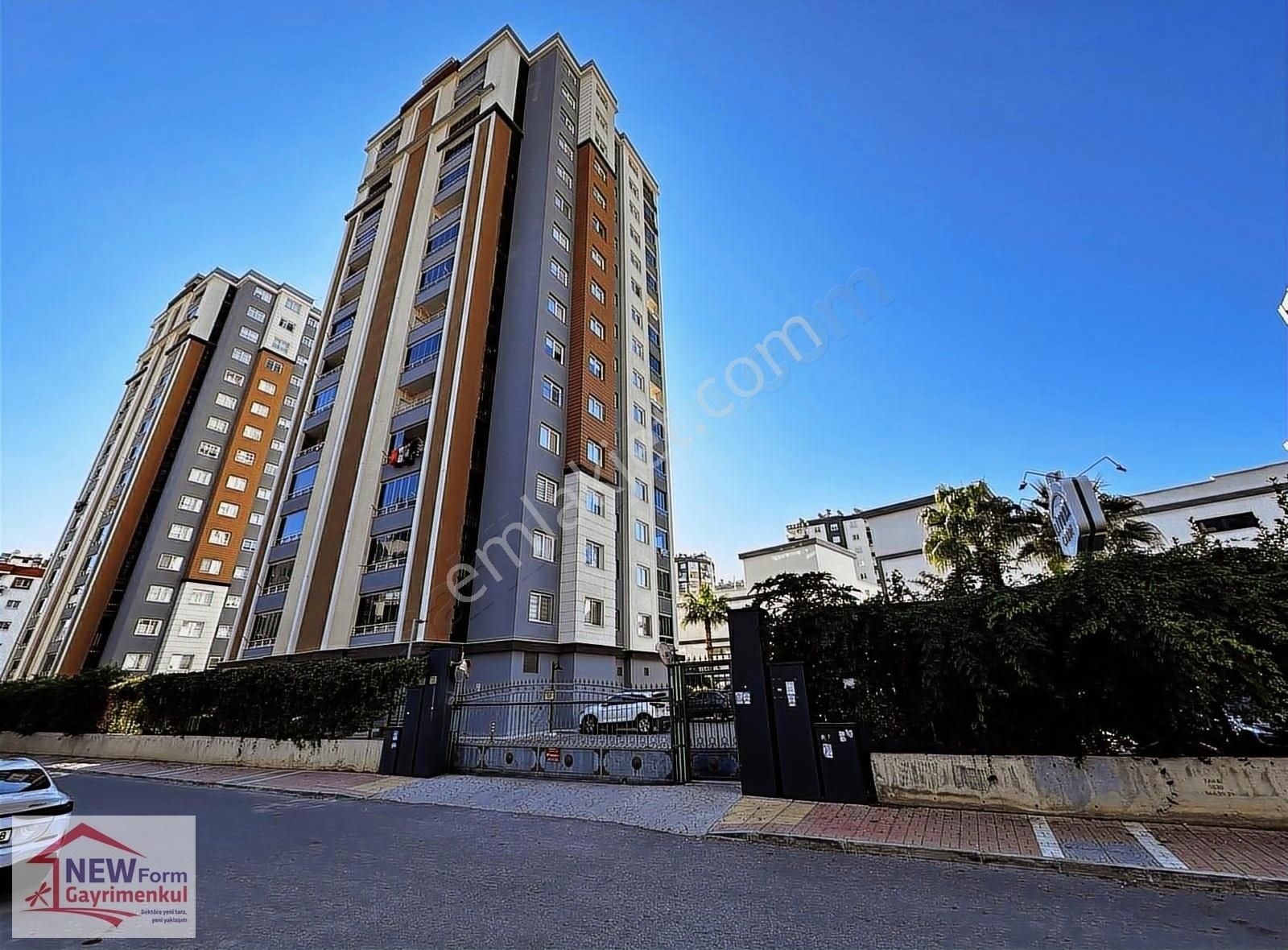 Mezitli Merkez Satılık Daire New Form'dan Mezitli Livora Cadde Sitesi Lüks 4+1 Satılık Daire