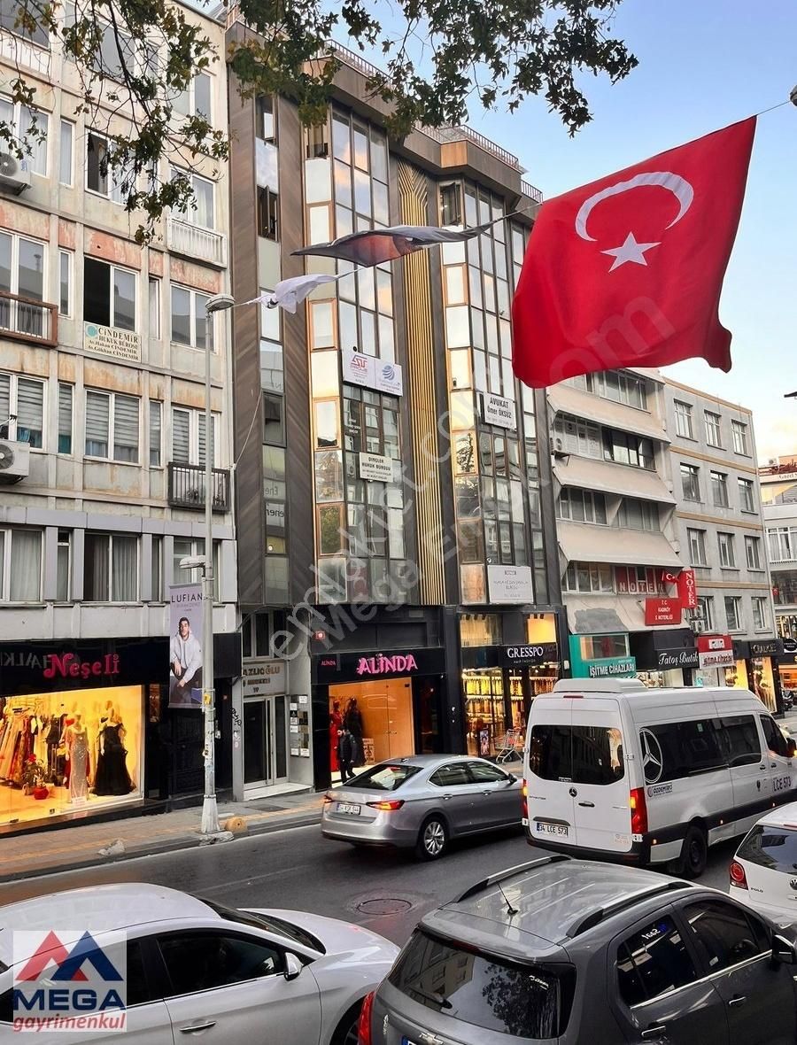 Kadıköy Osmanağa Satılık Ofis Kadıköy Kuşdili Caddesinde Sıfır Tabela Değeri Olan Ofis Katı