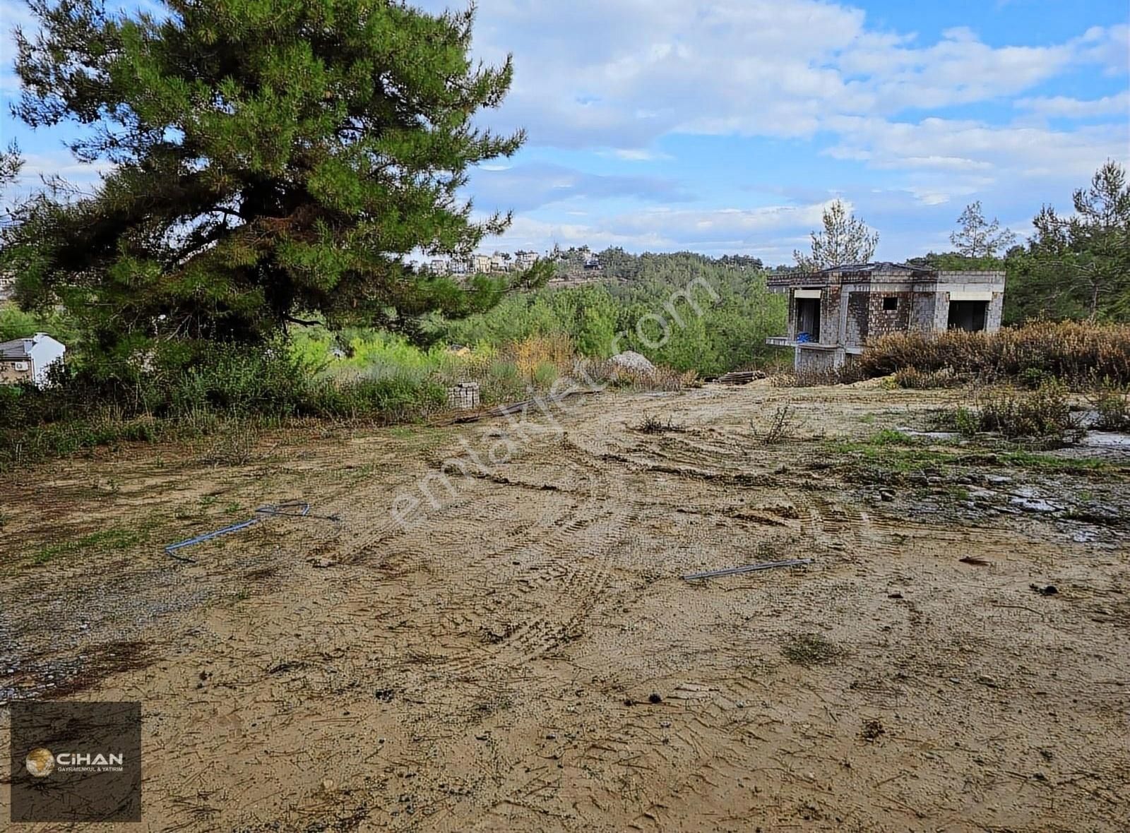 Kuşadası Soğucak Satılık Villa İmarlı Kuşadası,soğucakta Deniz Manzaralı Arsa.emsallerinin Altında