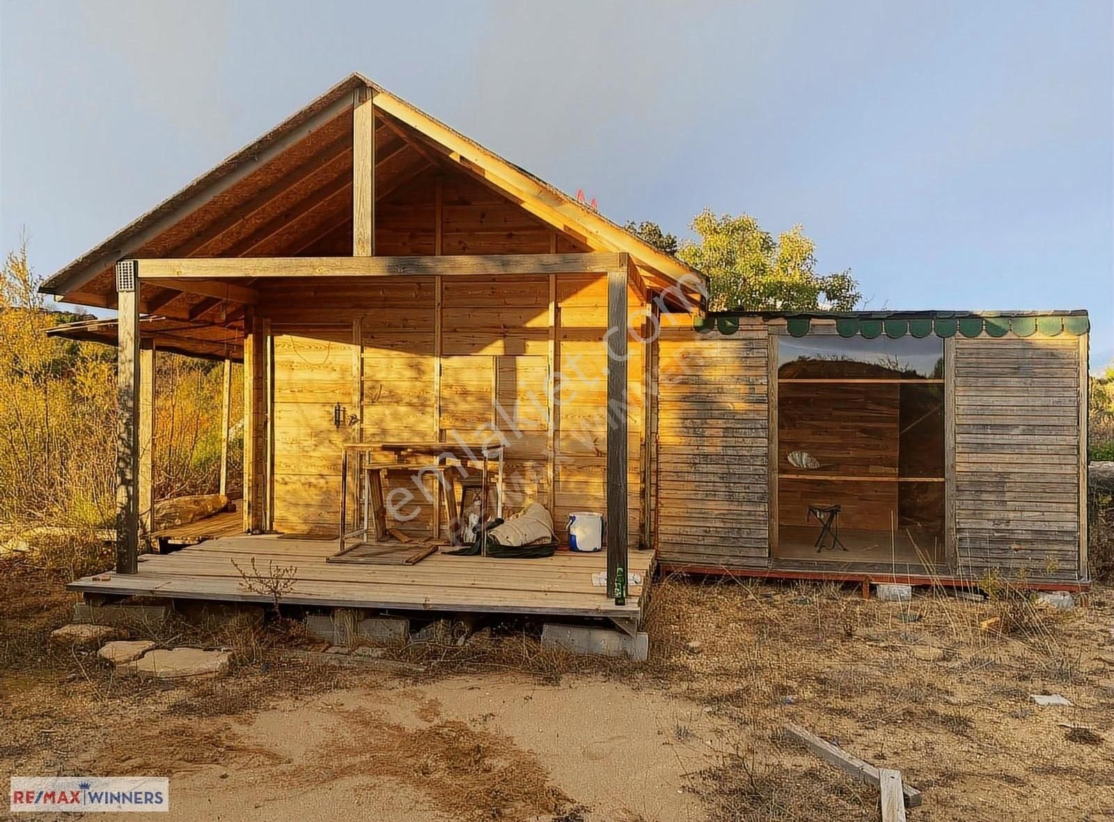 Alanya Saburlar Satılık Tarla Alanya'da Tiny House Kurulu Deniz Manzaralı Ve Yol Cepheli Tarla