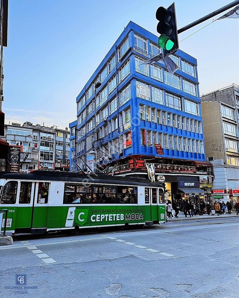 Kadıköy Osmanağa Satılık Ofis Kadıköy Osmanağa'da Söğütlüçeşme Cad. Üzerinde İş Hanında Ofis