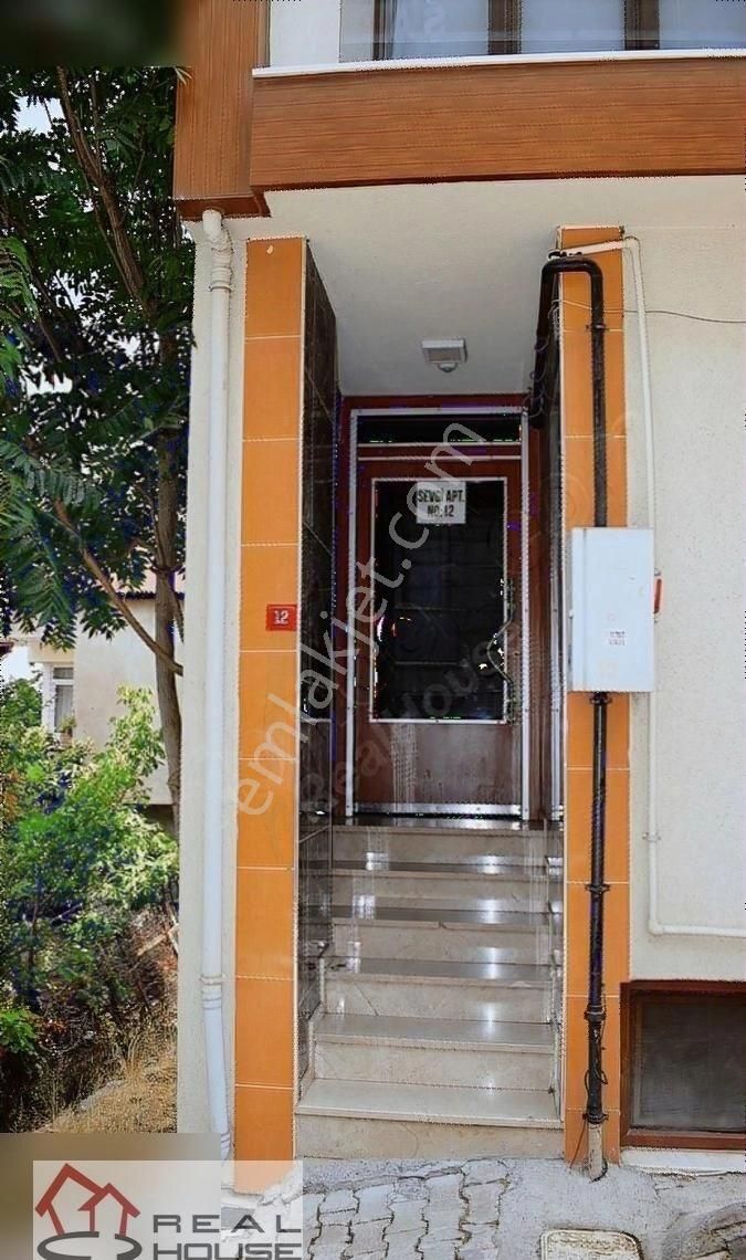 Üsküdar Ünalan Kiralık Daire Emar Avm Ve Metroya Yürüme Mesafesinde 3+1 Kiralık Bahçe Katı