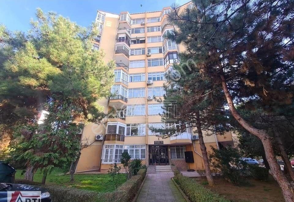 Kadıköy 19 Mayıs Kiralık Daire 19 Mayıs Kozyatağı Bölen Sokakta Metro Yakını Balkonlu Temiz 2+1 Kiralık Daire