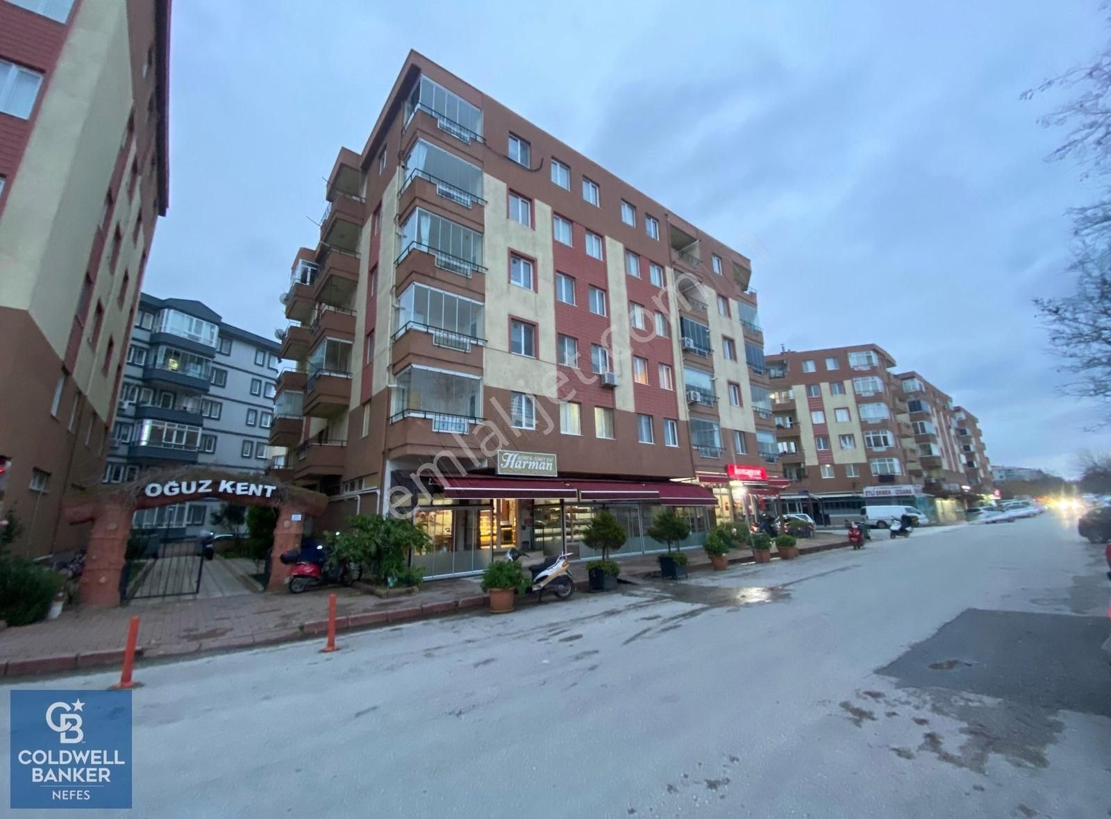 Çanakkale Merkez Barbaros Satılık Daire Çanakkale Barbaros Troya Caddesi Oğuzkent Sitesi Satılık 3+1