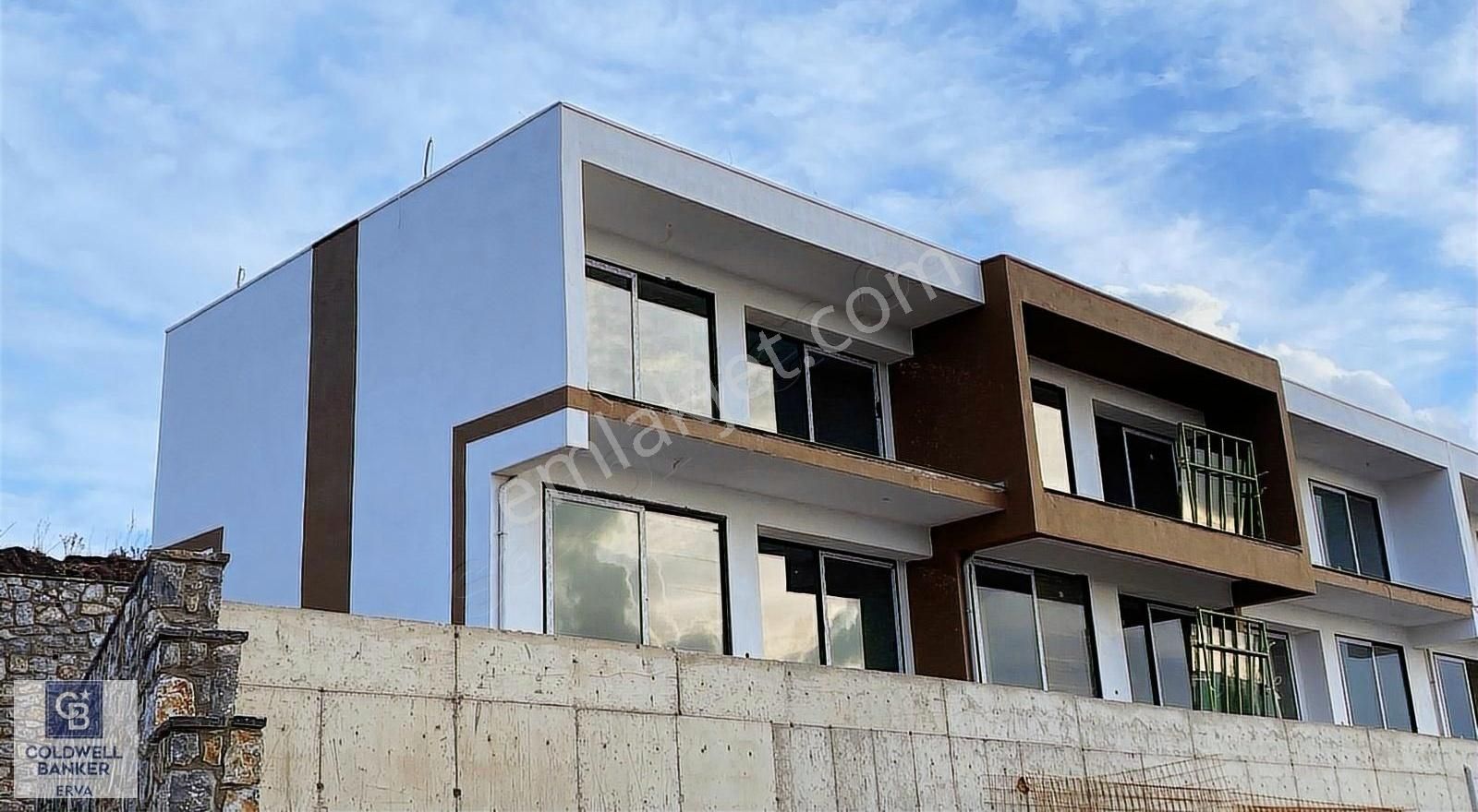 Milas Dörttepe Satılık Daire Bodrum Monte Mare Sitesinde Göl Manzaralı Satılık 2+1 Daire