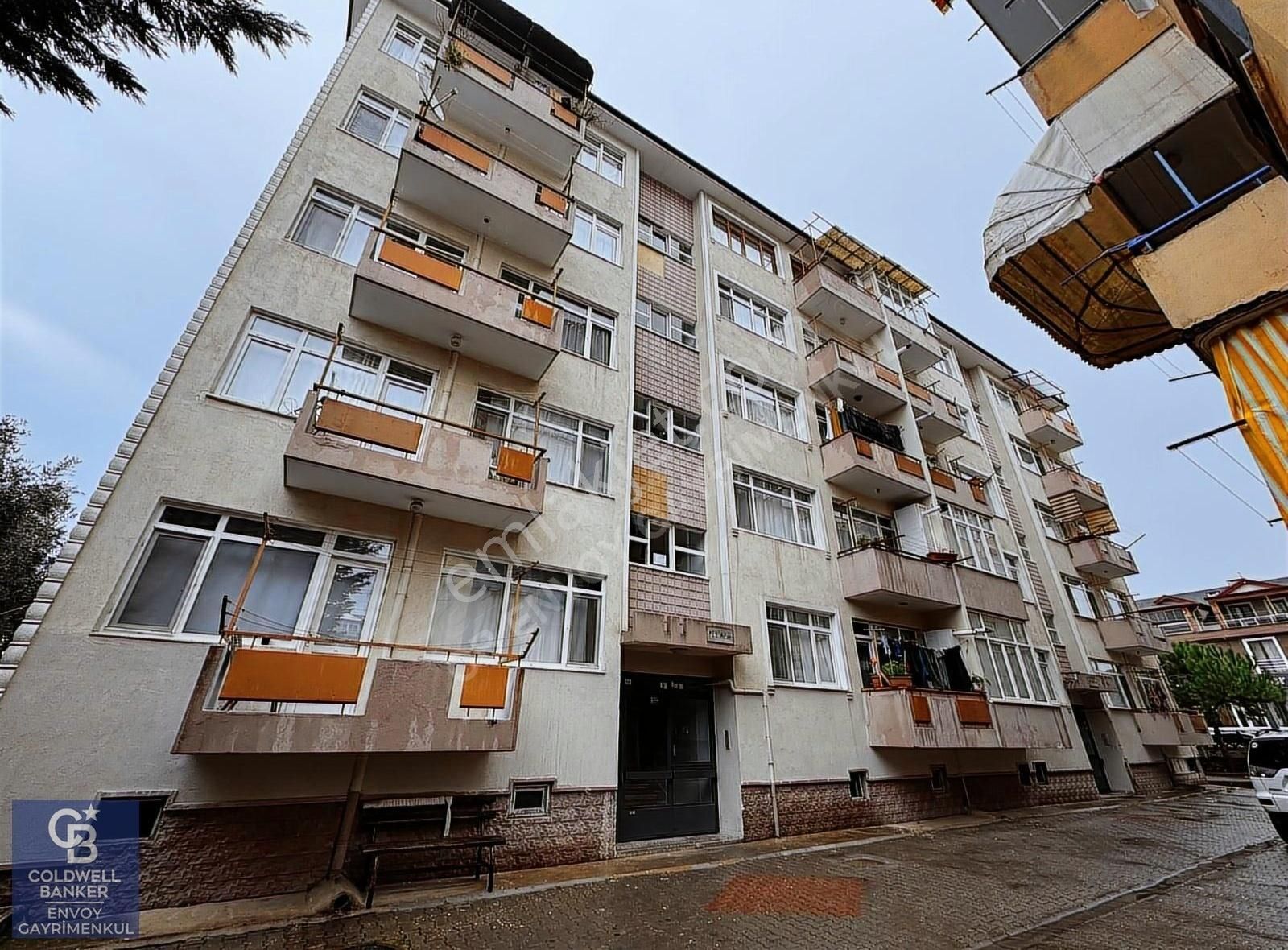 Gölcük Dumlupınar Satılık Daire Cb Envoy'dan Gölcük Dumlupınar'da 3+1 Yüksek Giriş Daire