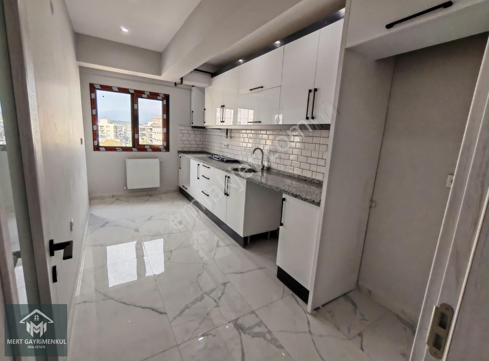 Menemen Ulus Satılık Daire Ulus Mahallesinde 4+1 180m2 Satılık Lüks Dublex Daire