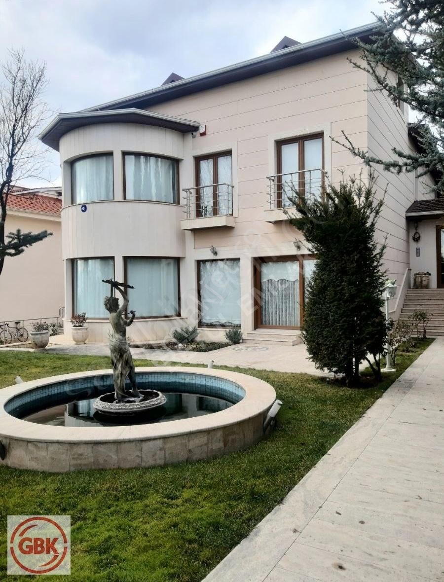 Gölbaşı Kızılcaşar Satılık Villa Aydınlar Sitesinde 5+2 Tripleks Villa