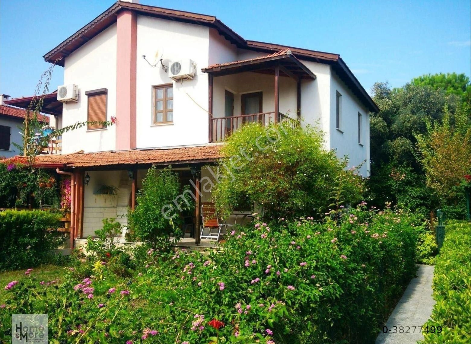 Urla Denizli Satılık Villa Çeşmealtı Yaşam Sitesi 33 Evlerde 3+1 Geniş Bahçeli Ayrık Nizam Villa