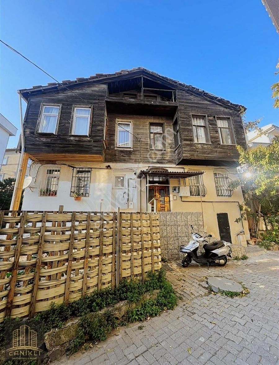 Eyüpsultan İslambey Satılık Köşk Eyüp İslambey Mahallesinde Satılık 170m² 2. Derece Tarihi Köşk