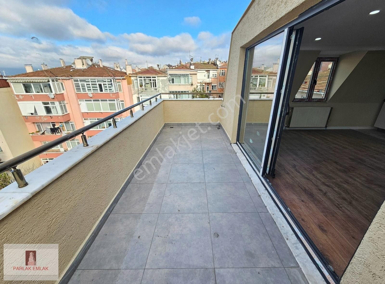 Üsküdar İcadiye Satılık Daire Üsküdar İcadiye ' De 4+2 Otoparklı Teraslı Dublex Daire Kupon