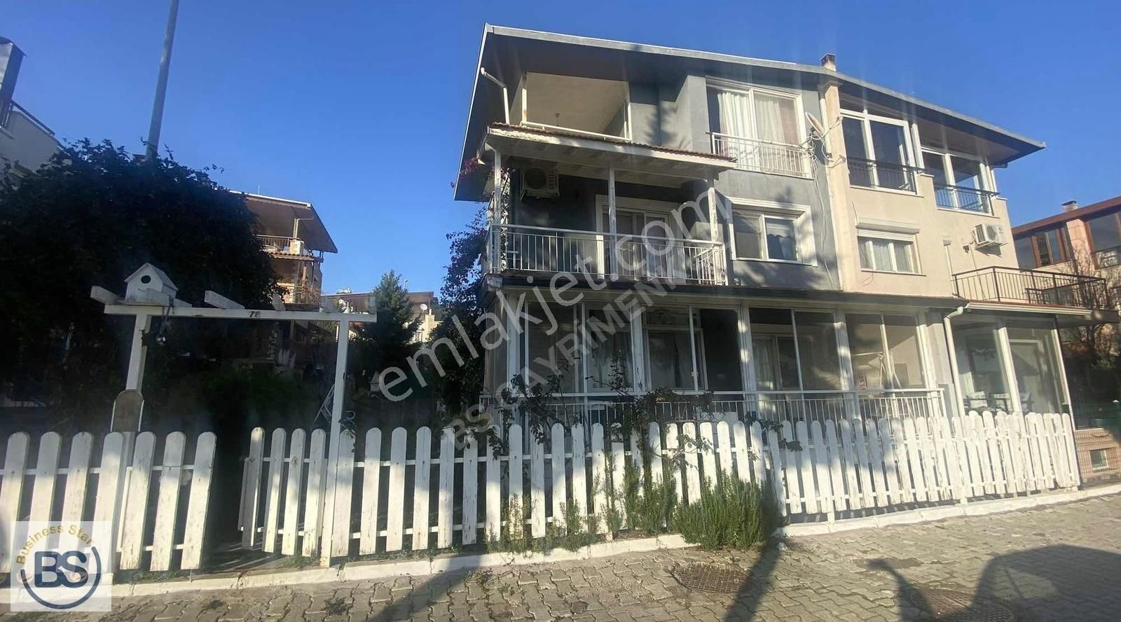 İzmir Seferihisar Site İçerisinde Satılık Villa Tamamen İç Dış Full Bakımı Yapılmış 5+2 Satılık Villa