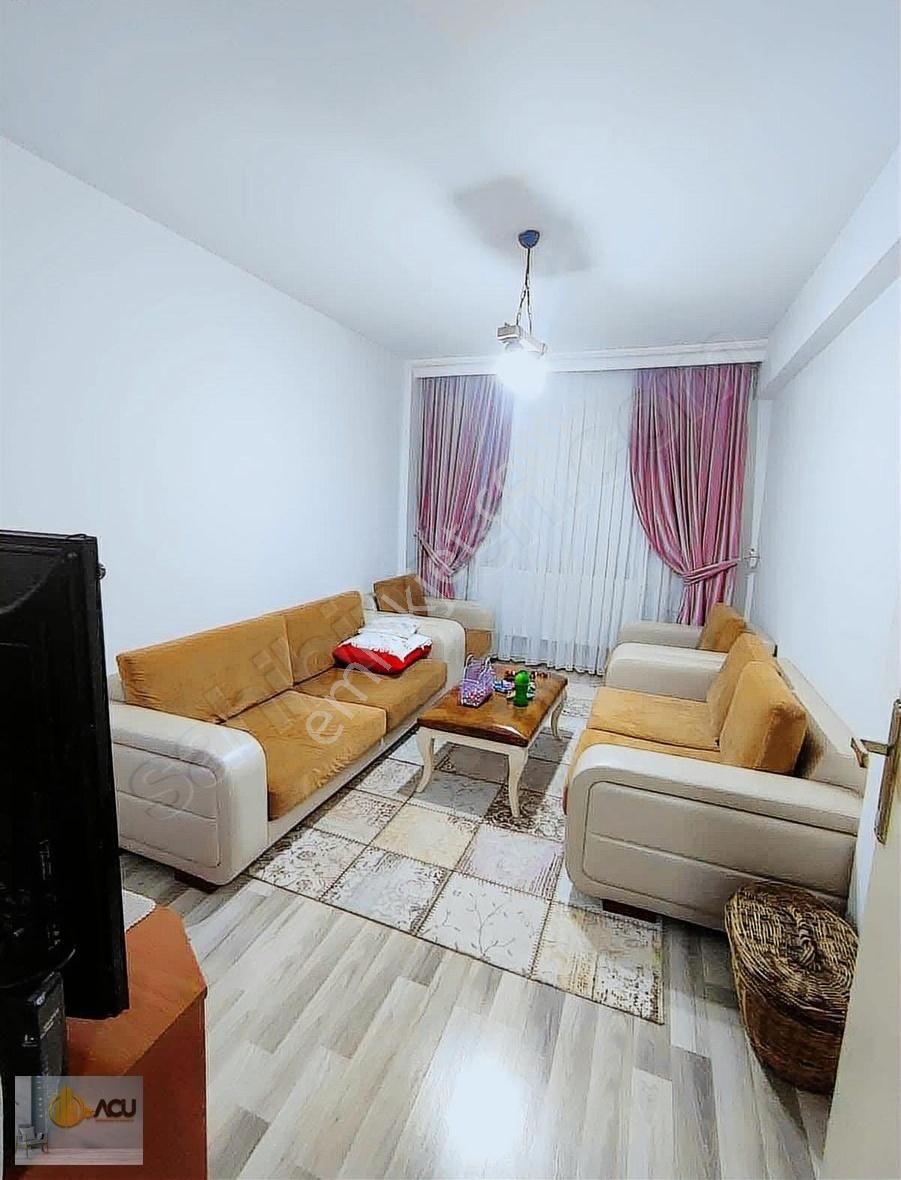 Karatay Çelebi Satılık Daire Tranway Hattına Cephe Satılık 3+1 Ara Kat Bakımlı Daire..