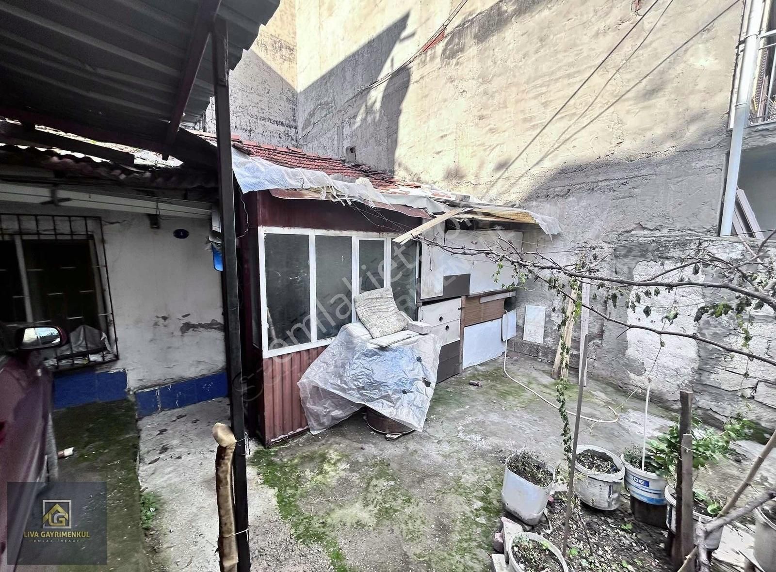 Liva'dan Buca Çamlıpınarda Satılık Müstakil Bahçeli Ev - Görsel 10