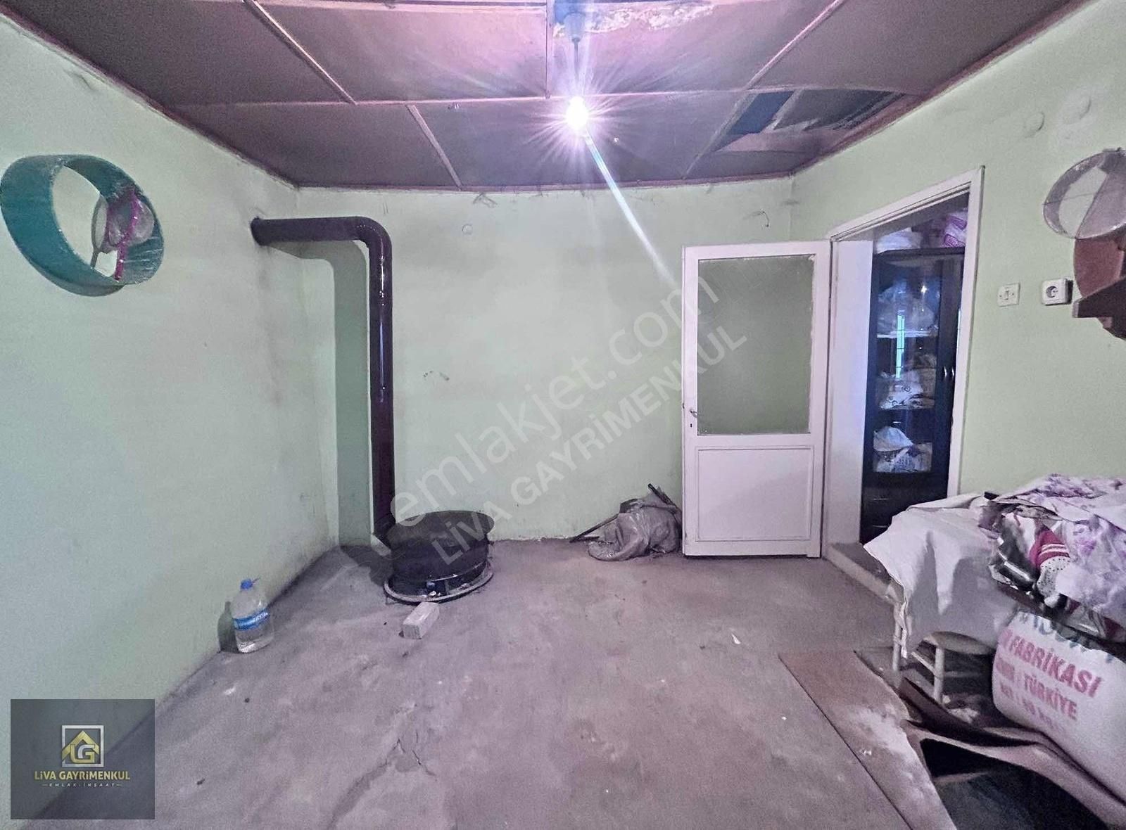 Liva'dan Buca Çamlıpınarda Satılık Müstakil Bahçeli Ev - Görsel 30