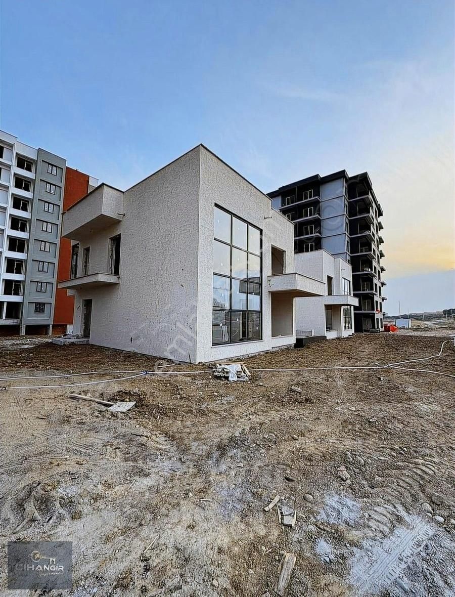 Çanakkale Merkez Karacaören Köyü Satılık Daire Çanakkale Karacaören Lüks Site İçerisinde 3+1 Müstakil Villa