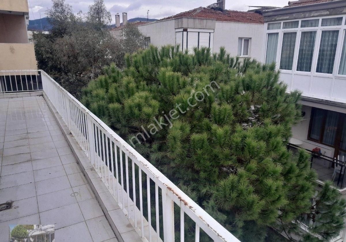 Karşıyaka Bostanlı Kiralık Daire Bostanlıda Sonkat Dogalgazlı