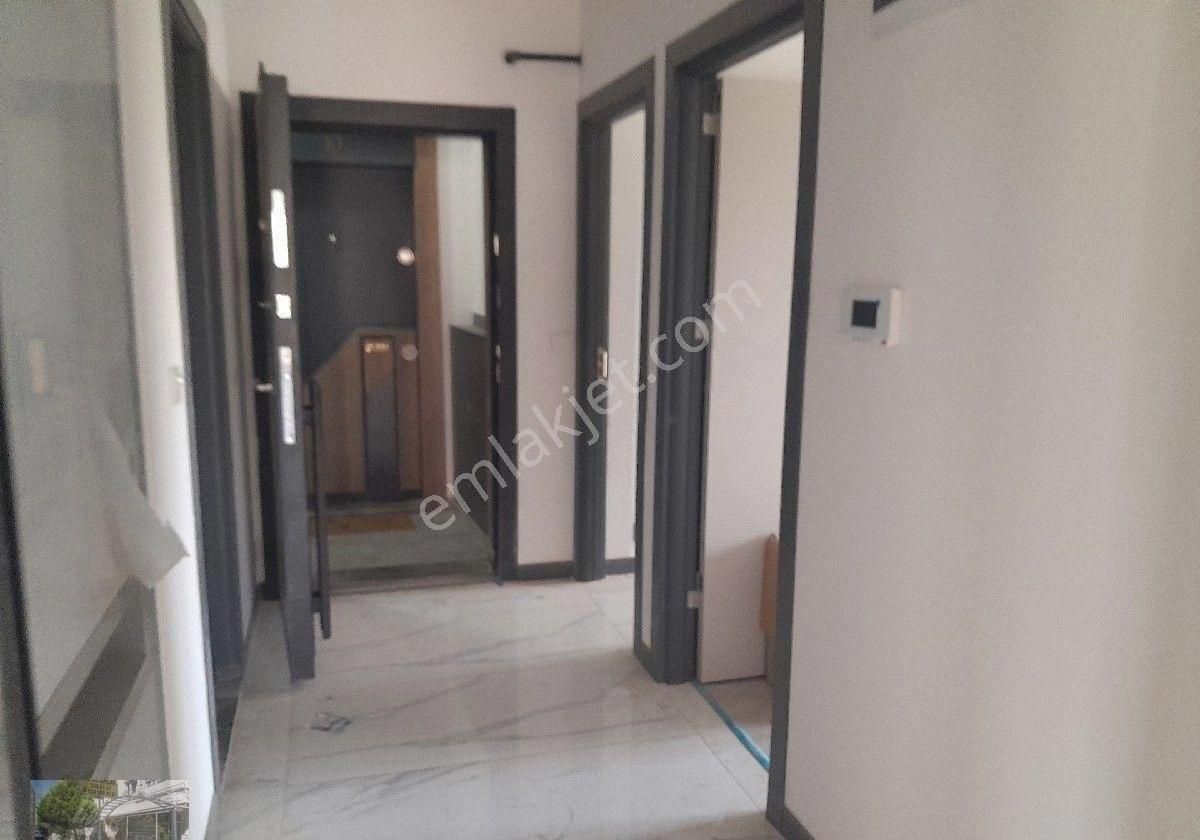 Nergiz Metrocepheli Otoparklı Önü Açık - Görsel 12