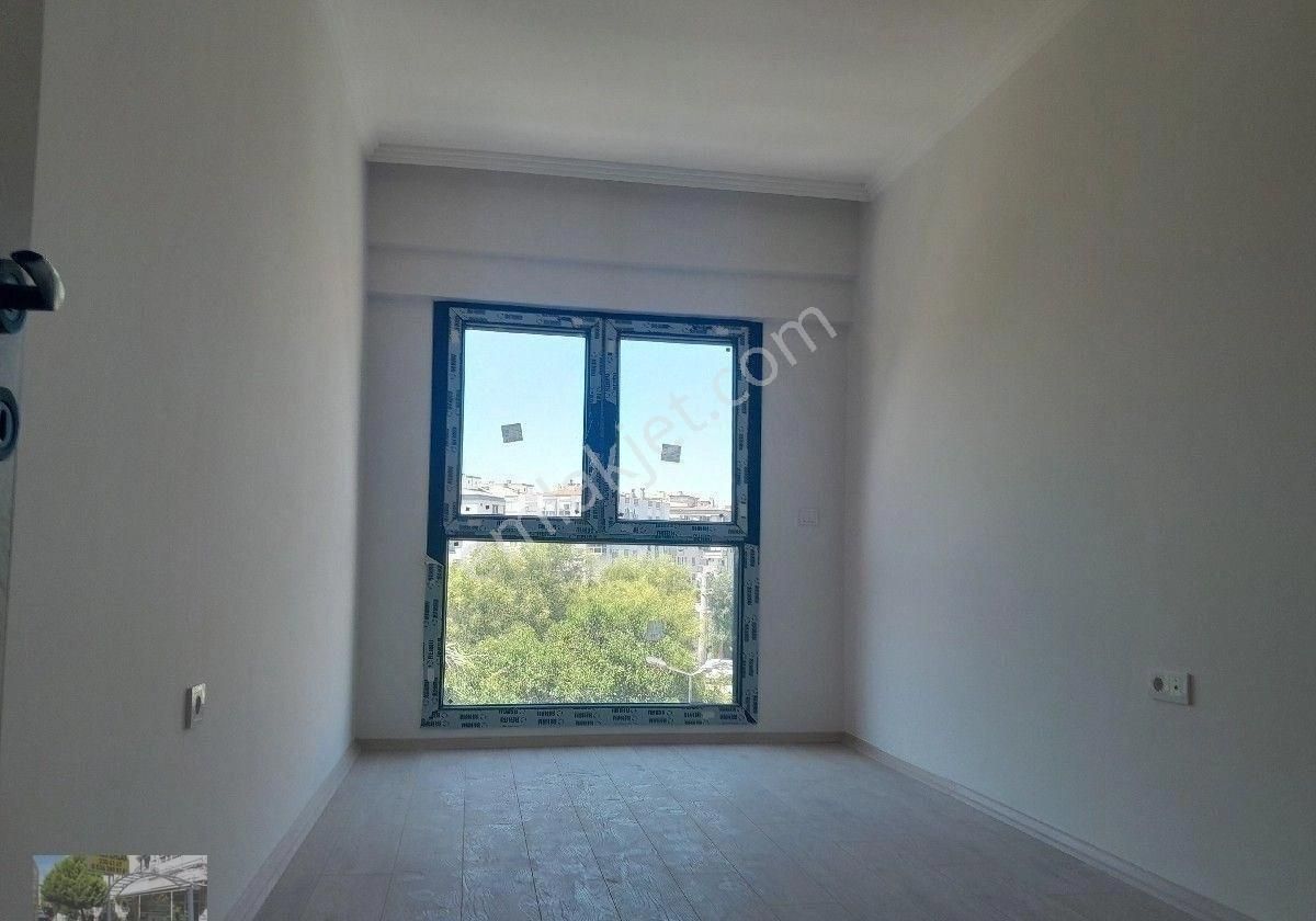 Nergiz Metrocepheli Otoparklı Önü Açık - Görsel 21