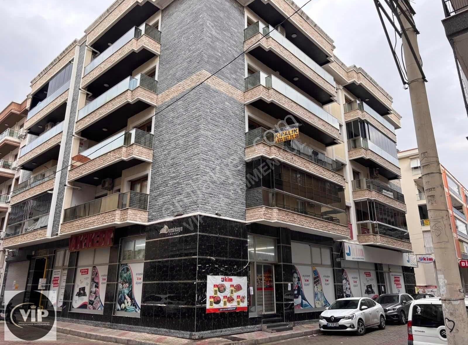 Karşıyaka Yalı Kiralık Daire Vip Gayrimenkul'den 3+1 Köşe Yalı Mahallesi Boş Daire