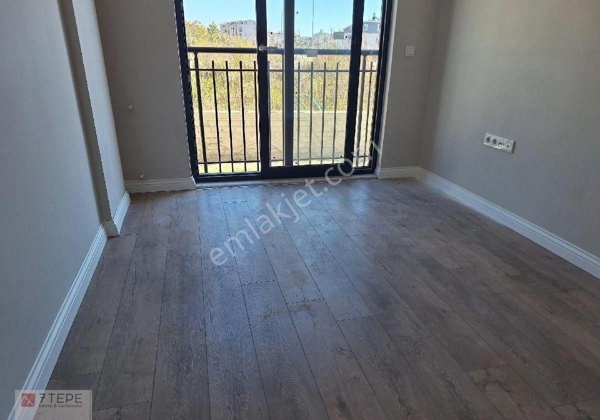 Ilica Da Satılık 2+1 Arakat Daire - Görsel 12