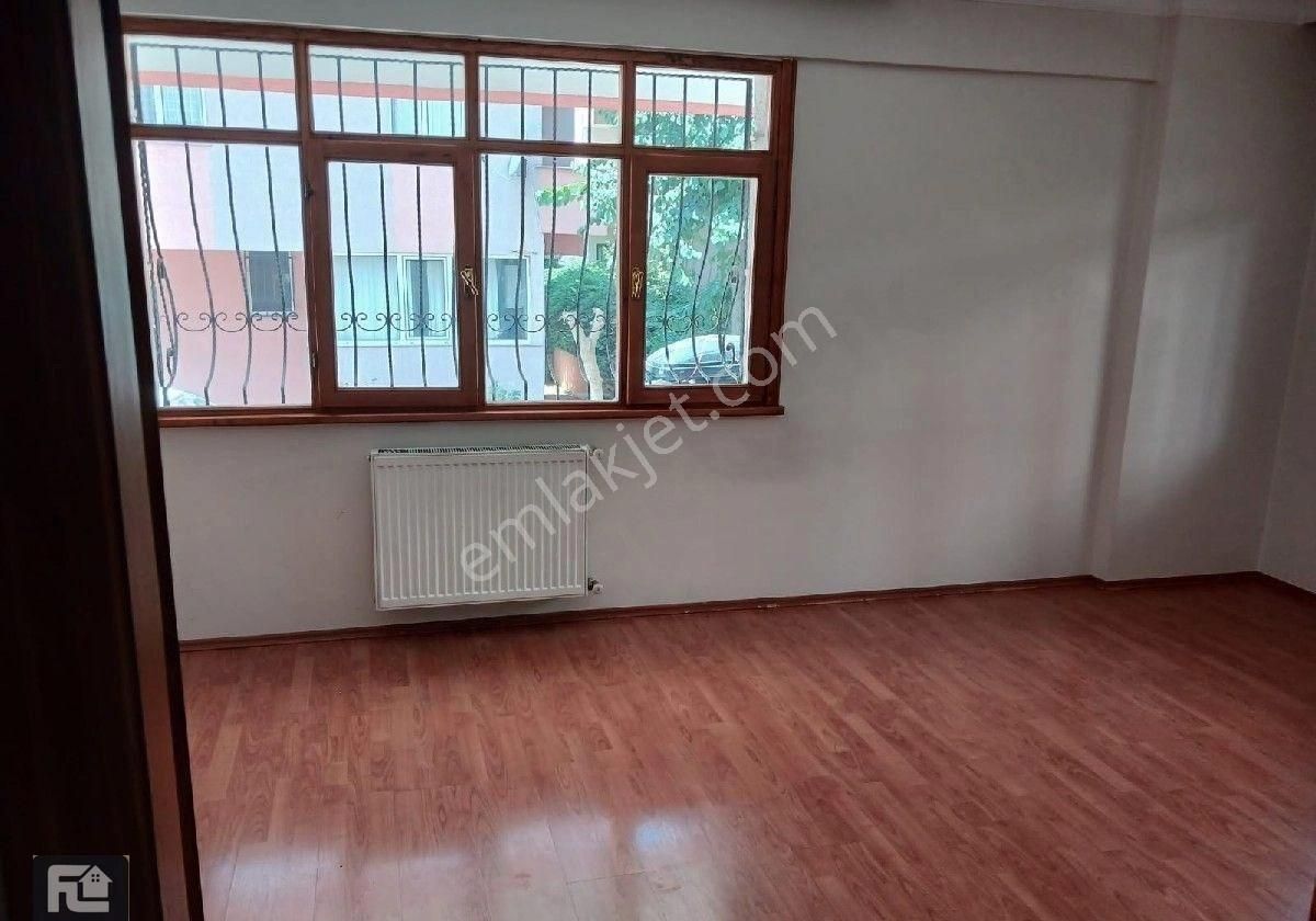 Üsküdar Bulgurlu Kiralık Daire F-l Emlaktan Çağrı Market Ve Eyüpoğlu Koleji Yakını 3+1 Geniş Daire