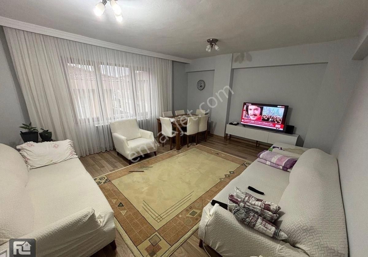 Üsküdar Bulgurlu Kiralık Daire F-l Emlaktan Bulgurlu Pesaş Sitesinde 3+1 125 M2 4. Kat