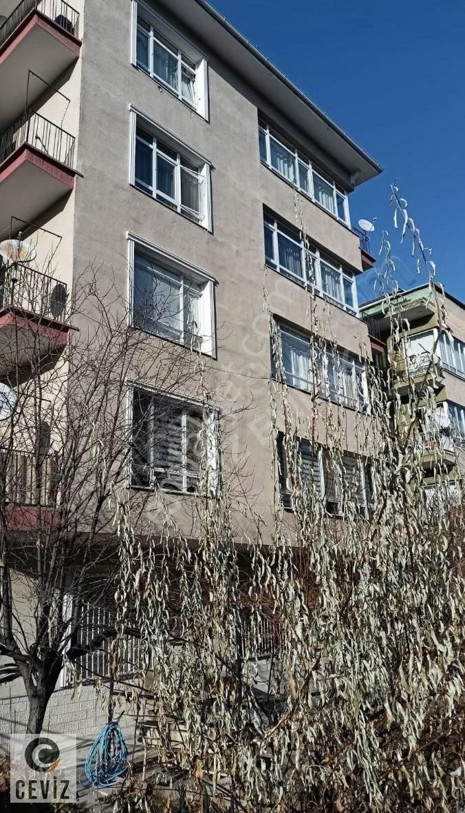 Çankaya Fakülteler Kiralık Daire Cebeci Oba Sokak Eşyalı Ara Kat 3+1 Daire