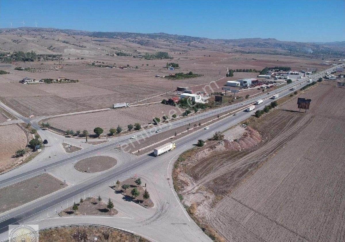 Merzifon Çayır Köyü Satılık Tarla Yuvam Emlaktan Samsun İstanbul Yolu Üzerinde 6.870 M2 Satılık Tarla