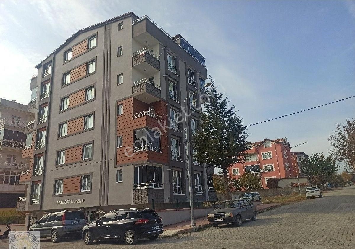 Merzifon Sofular Kiralık Daire Yuvam Emlaktan Sofular Mah Emin Sokakta Eşyalı Kiralık 2+0 Daire