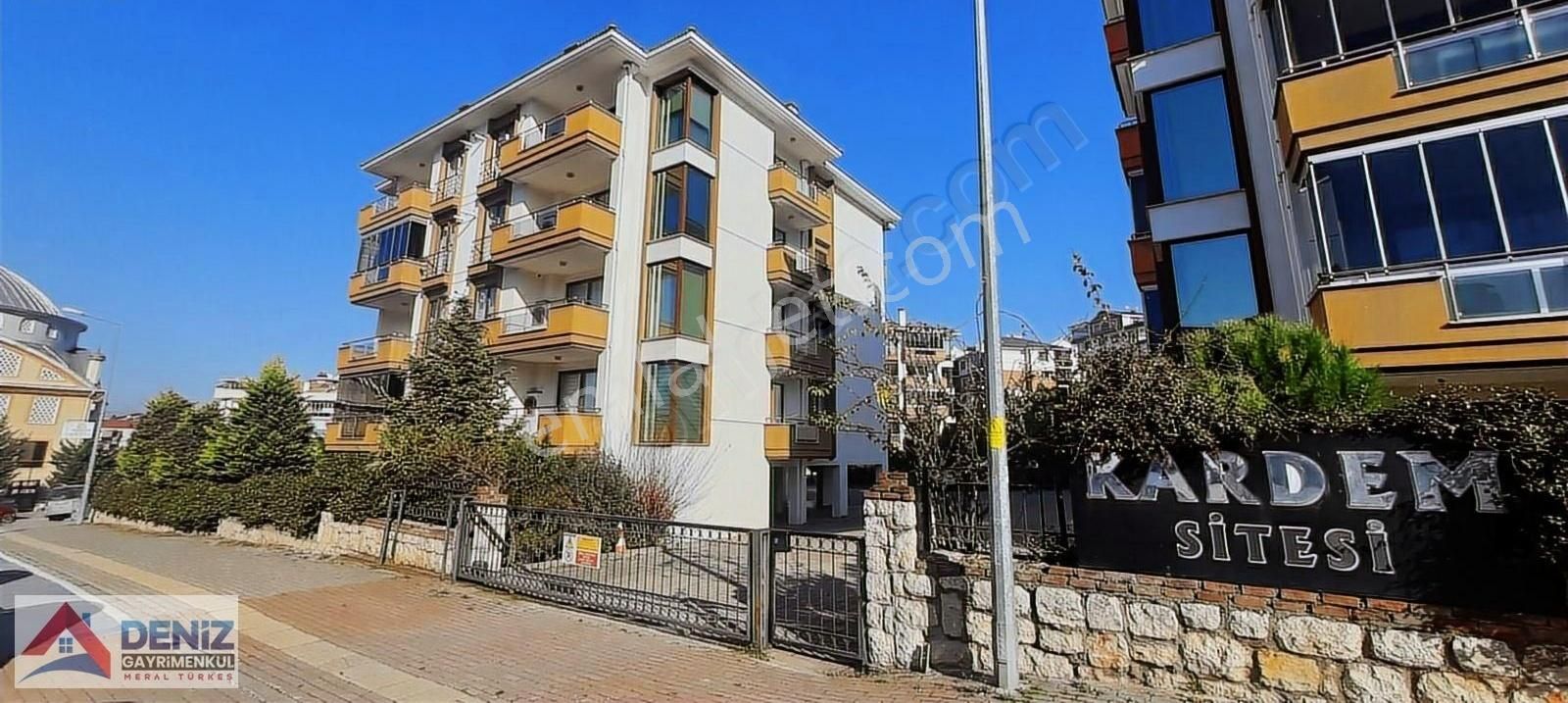 Nilüfer Demirci Kiralık Daire Demirci Havuzlu Site İçerisinde 3+1 Kiralık Daire