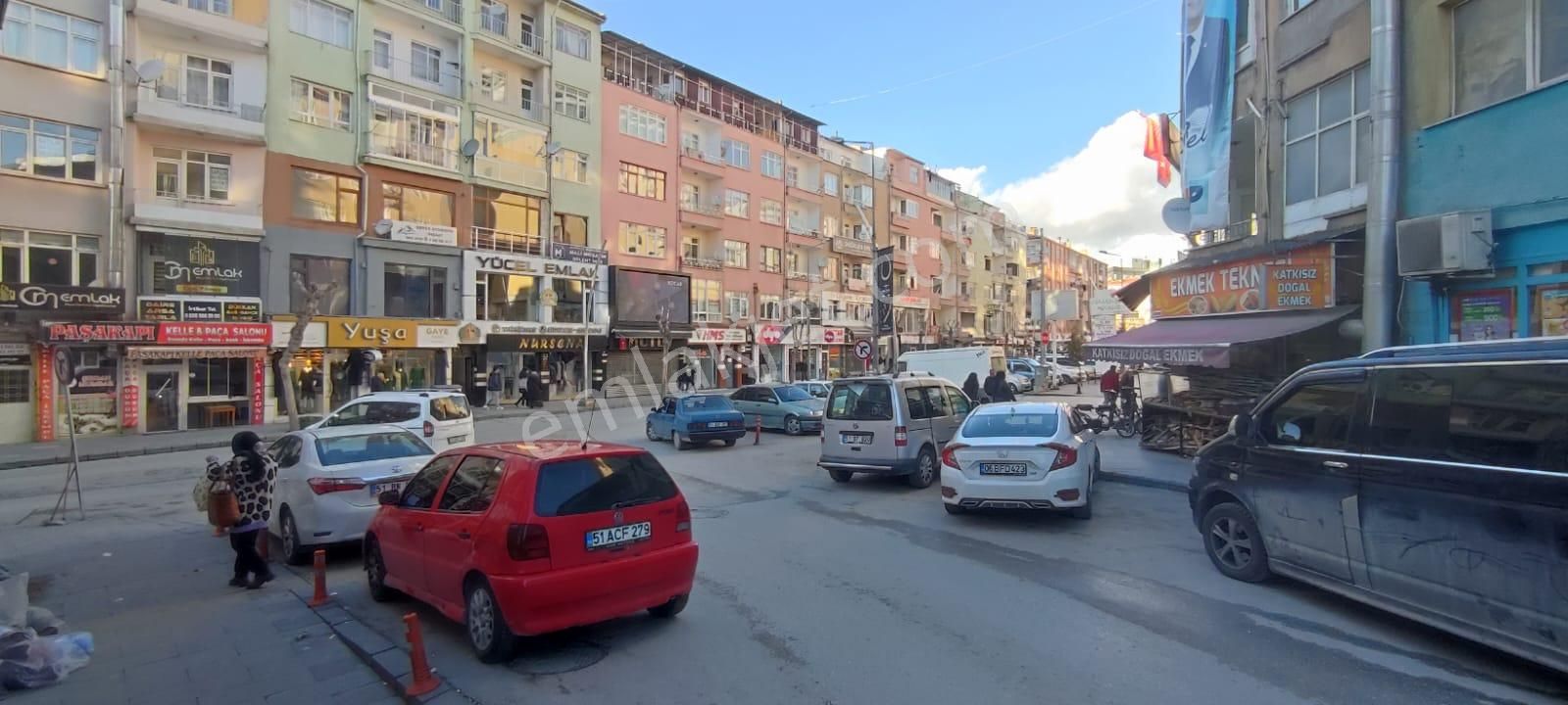 Niğde Merkez Sırali Satılık Daire E.gökal Paşakapı Cadde Üzeri Kat 2 3+1 Kombili Geniş 3+1 Daire!!