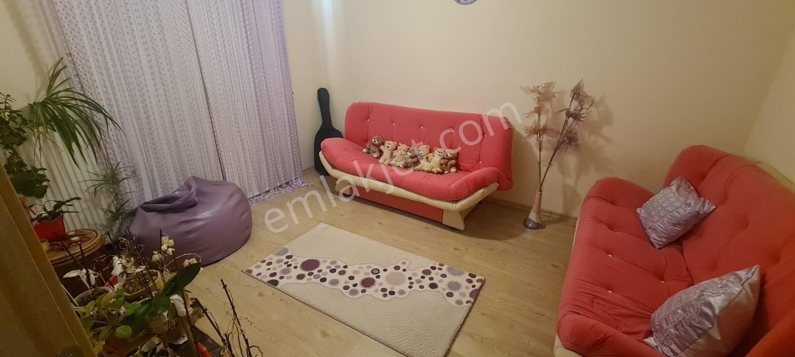 Esenyurt Çınar Satılık Daire Esenyurt Çınar Mahallesinde Fiyapı Sitesinde Satılık 3+1 4 Kat Daire