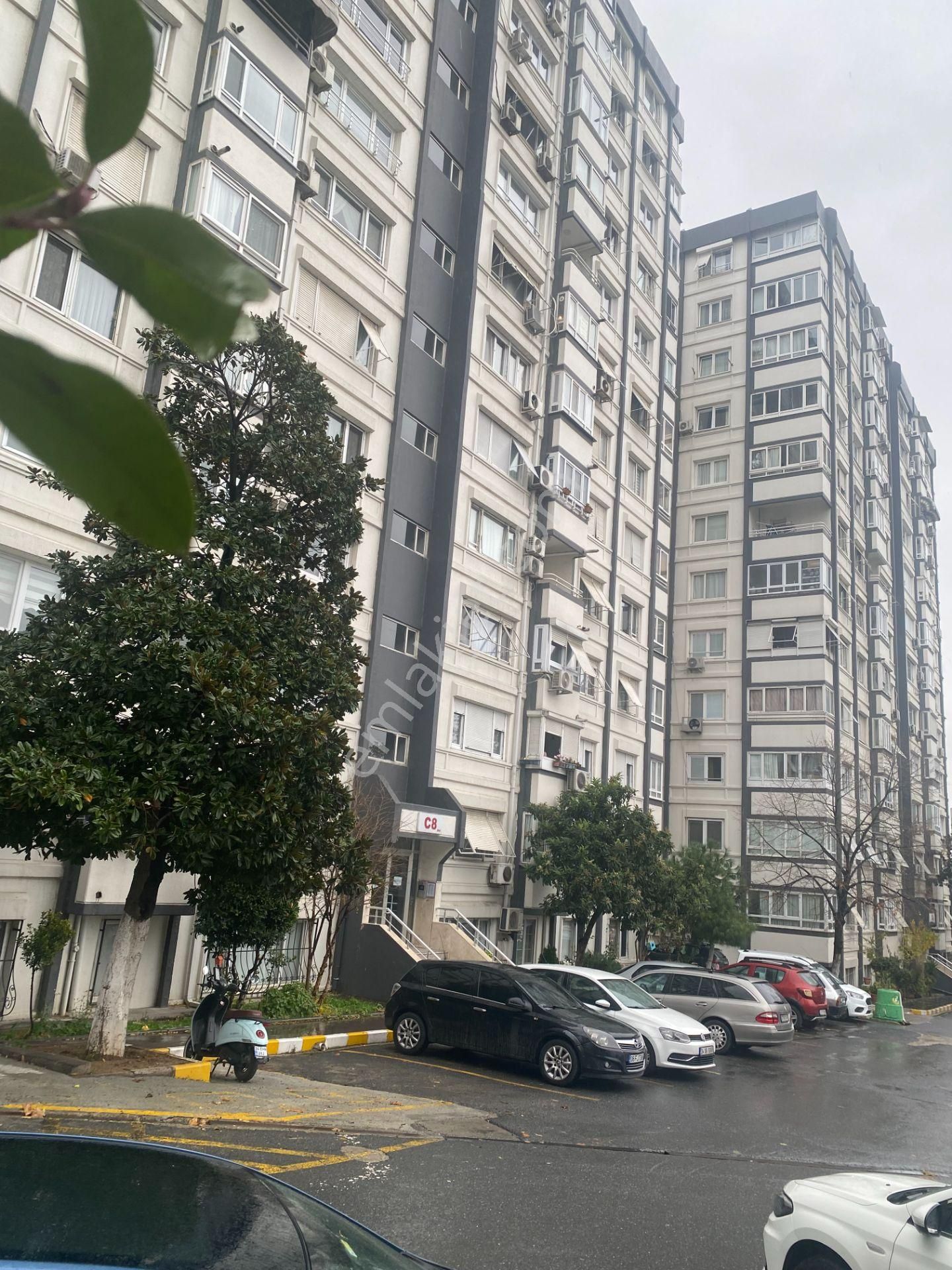 Bahçelievler Yenibosna Merkez Metroya Yakın Kiralık Daire Yenibosna İhlas Yuva Sitesinde 3+1 110m2 Kiralık Daire