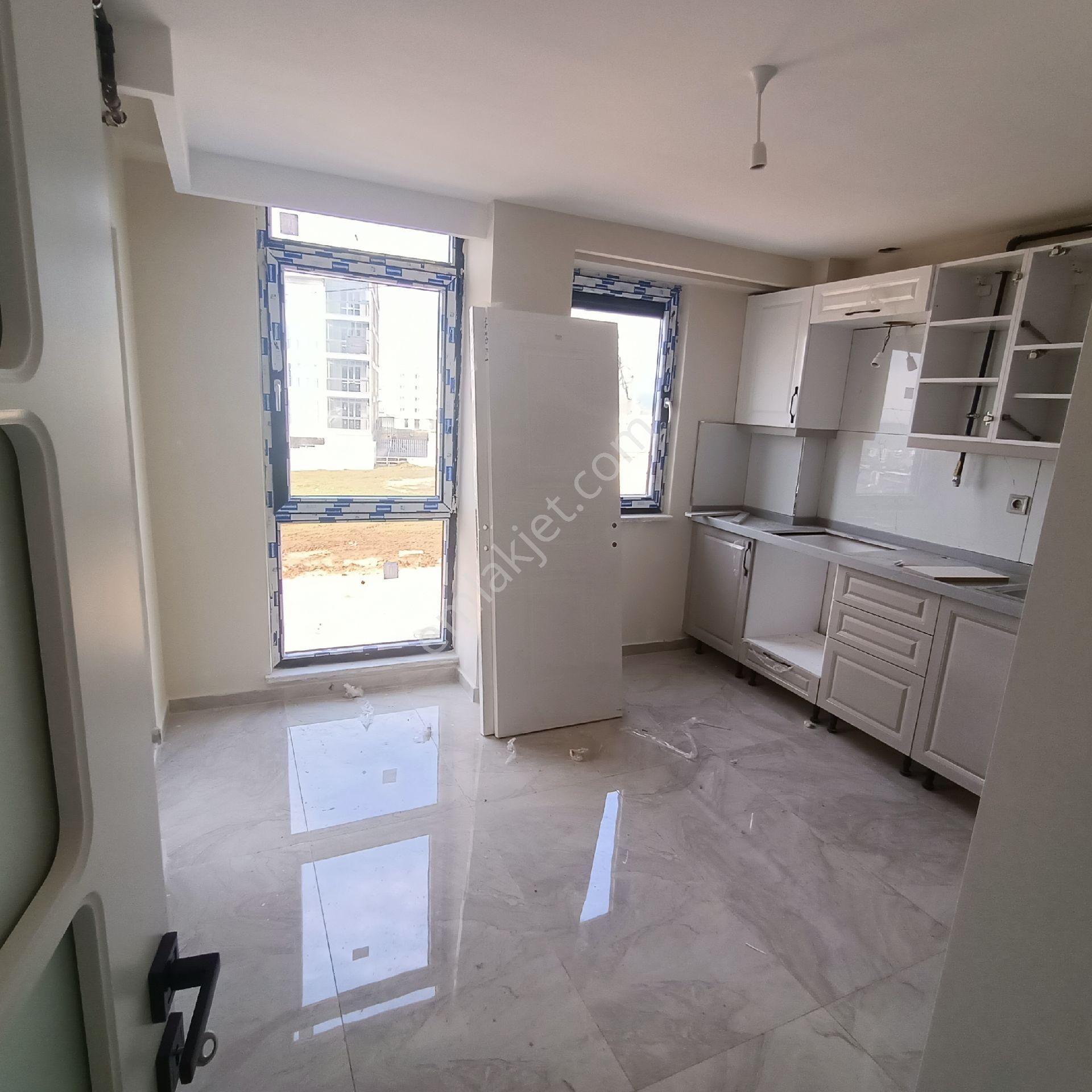 Ena Group Bursa Nilüfer Akçalar'da Göl Manzaralı Sıfır 2+1,3+1 Daireler - Görsel 2