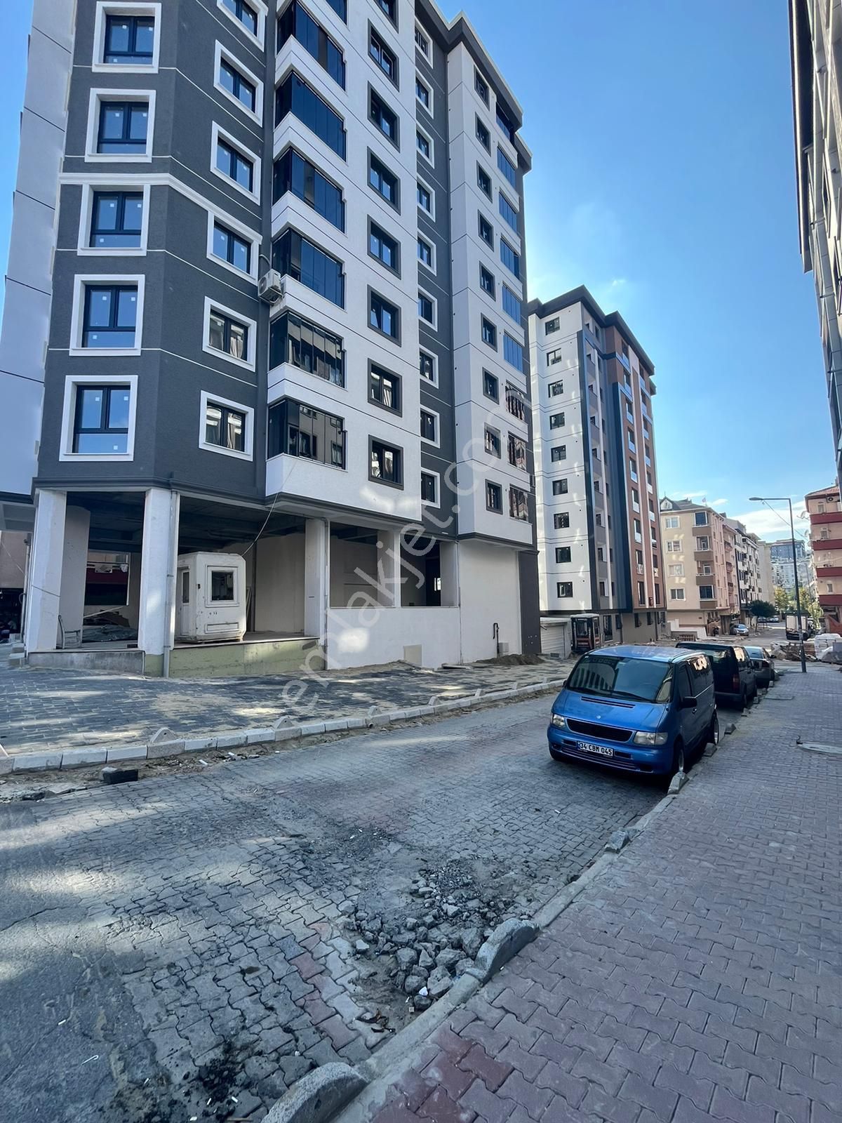 Bahçelievler Şirinevler Satılık Daire Serkan Gayrimenkulden Çavuşpaşa Sitede 1 Kat 2+1 85 Metre Sıfır Daire