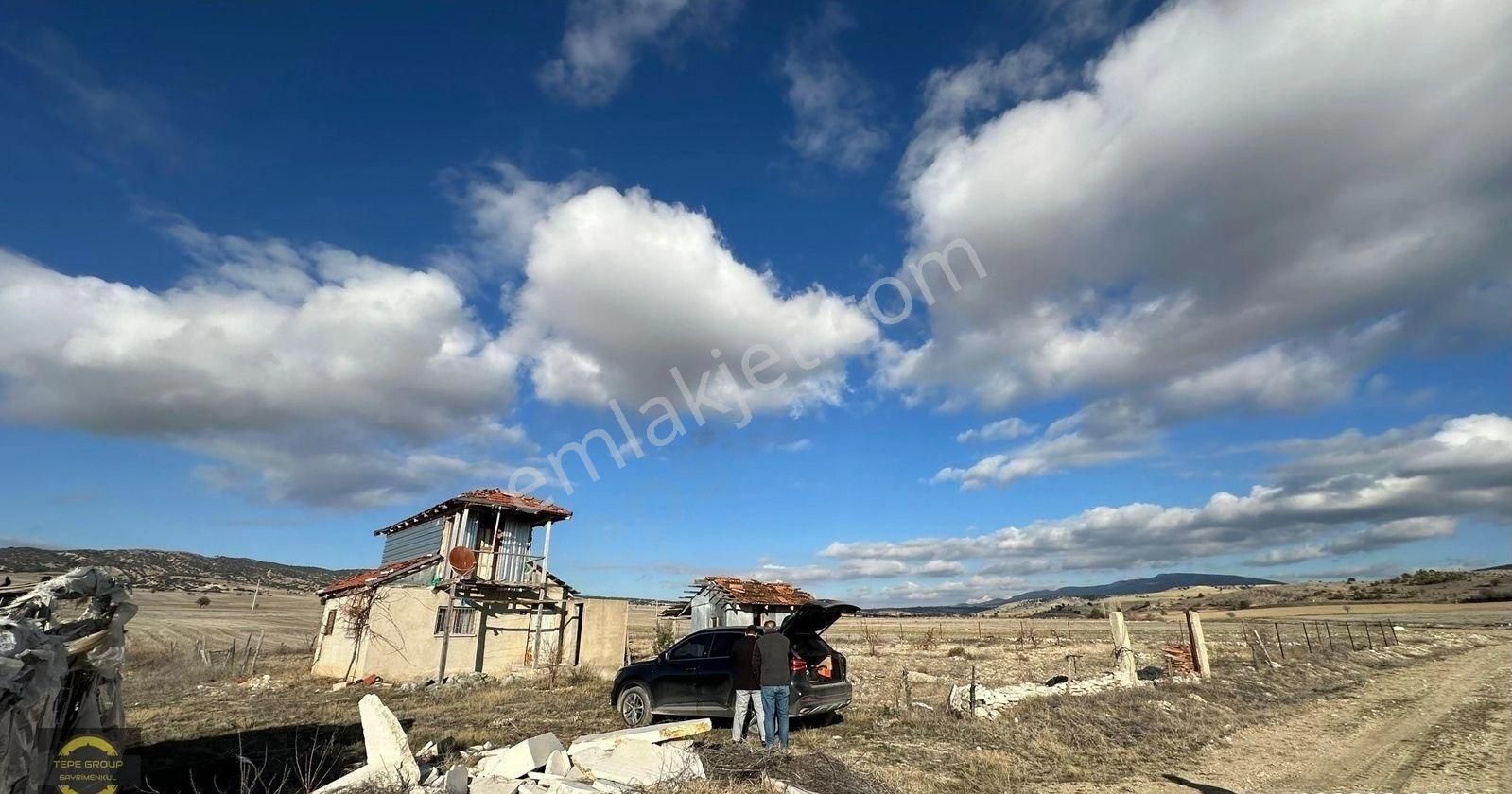 Burdur Merkez Kozluca Köyü (Saray) Satılık Müstakil Ev Burdur Merkez Kozluca'da 2 Katlı Satılık Ev Ve Arsası